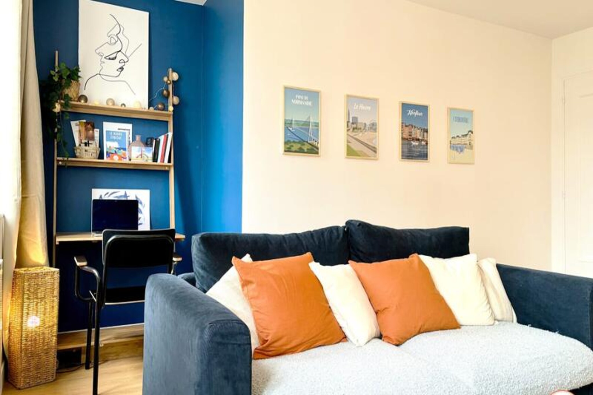 Ideally located in the heart of Le Havre, this beautifully renovated apartment is perfect for those seeking comfort and proximity to the city’s key attractions. The property is located on the first floor of a quiet residence, just 50 meters from the town hall, 200 meters from the casino, and 300 meters from the beach. The apartment accommodates up to 4 guests, offering a spacious living area with a high-end convertible sofa, a Smart TV, and a dedicated workspace for those needing to telework. A separate bedroom features a queen-size bed, and the modern bathroom boasts a rain shower.
Le Havre’s UNESCO-listed architectural sites are within walking distance, with Les Halles and the local markets just 50 meters away, offering a variety of local produce and gourmet delights. Nearby, you'll find restaurants like Les Enfants Sages, Le Margote, and La Tablée, perfect for those looking to explore the local cuisine. The beach is just a short stroll away, making this apartment an ideal base for a memorable stay.
The apartment is fully equipped for a comfortable stay, featuring a fully equipped kitchen with a fridge, microwave, coffee machine, and kettle for preparing meals at home. Additional amenities include free Wi-Fi, bed and bath linen, a hairdryer, and an iron. Please note that parking around the accommodation is paid during weekdays, though it is free on Sundays and public holidays. A paid underground parking option is available nearby, offering convenient access for those driving.