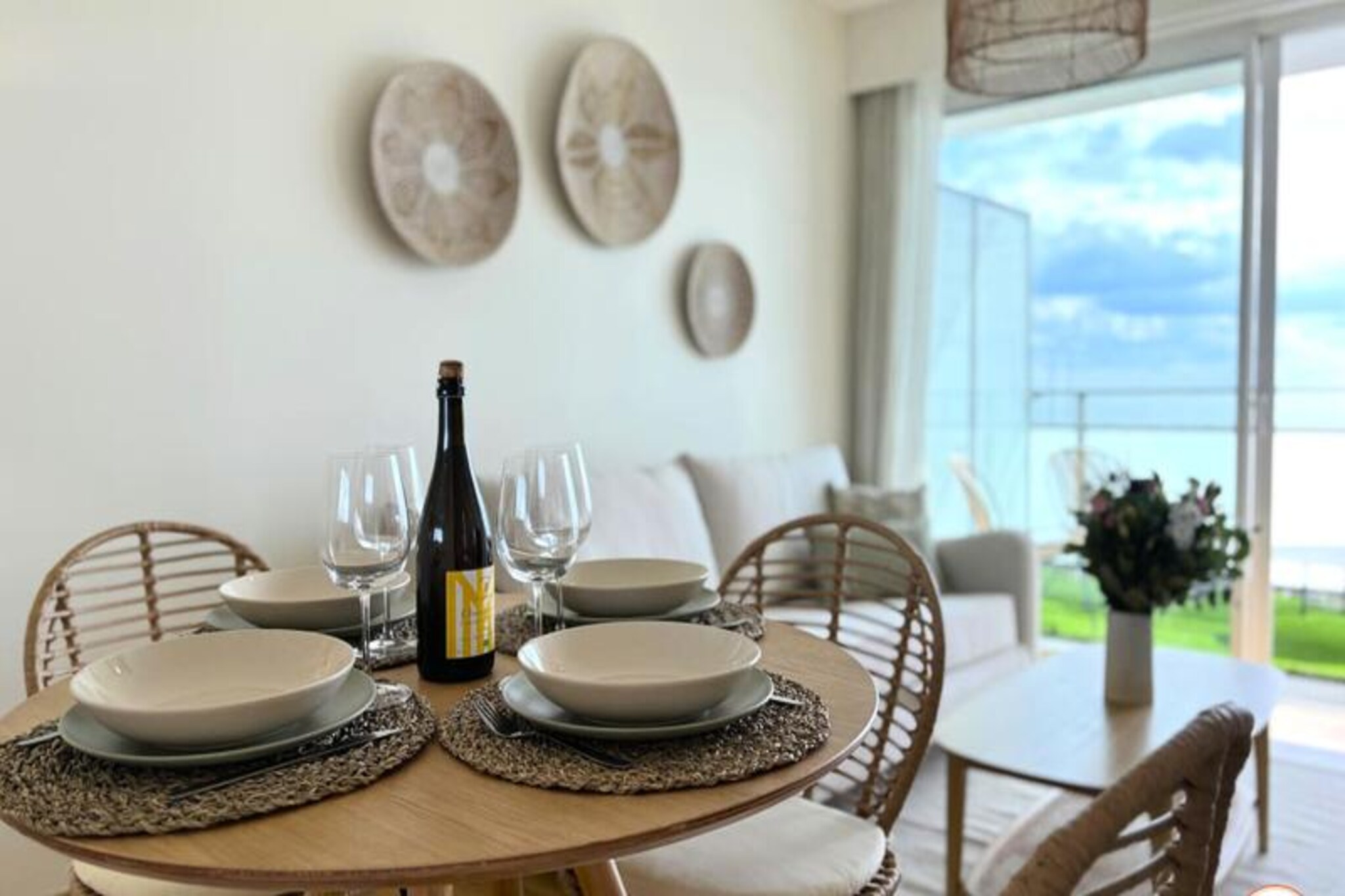 This elegant sea-view apartment, ideal for up to four guests, offers a serene stay in a quiet and secure residence. The master suite features a queen-sized bed, a private bathroom with a shower, and a dressing area, while the living room includes a comfortable sofa bed and a Smart TV. Guests can unwind on the furnished balcony/terrace, enjoying breathtaking views. The property is accessible for guests with reduced mobility, includes a private parking space, and offers ultra-high-speed fiber internet, perfect for remote work. Please note, pets are not allowed.
Perfectly located along Boulevard Albert 1er, this property is a gateway to the vibrant city of Le Havre. Just steps from the beach and a short walk to the renowned MuMa Museum and Les Halles market, it offers easy access to cultural attractions and local cuisine. Explore the nearby casino, cruise port, and UNESCO-listed architecture, all within minutes of your stay. The apartment is also well-connected with public transportation options like trams and buses.
The open-plan layout includes a fully equipped kitchen with modern appliances such as a dishwasher, oven, microwave, and Nespresso machine, making it easy to prepare meals. A separate laundry room with a washing machine adds convenience. The property also includes air conditioning, an elevator, and thoughtful touches to ensure a relaxing stay in this coastal retreat.