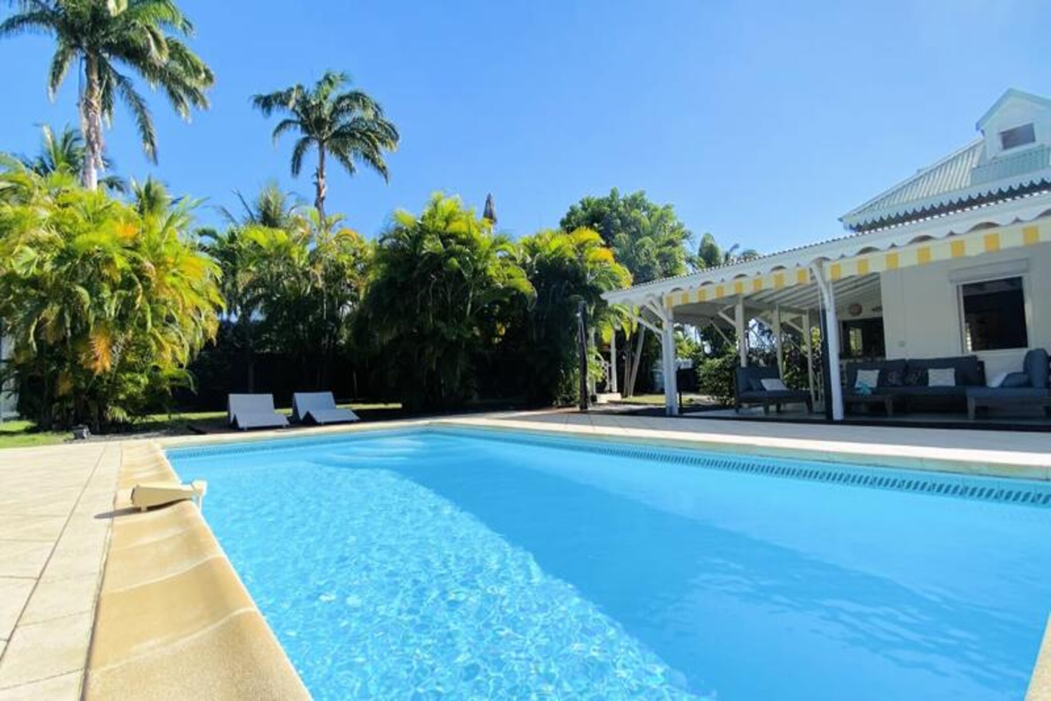Villa in Saint-François near Raisins Clairs Beach