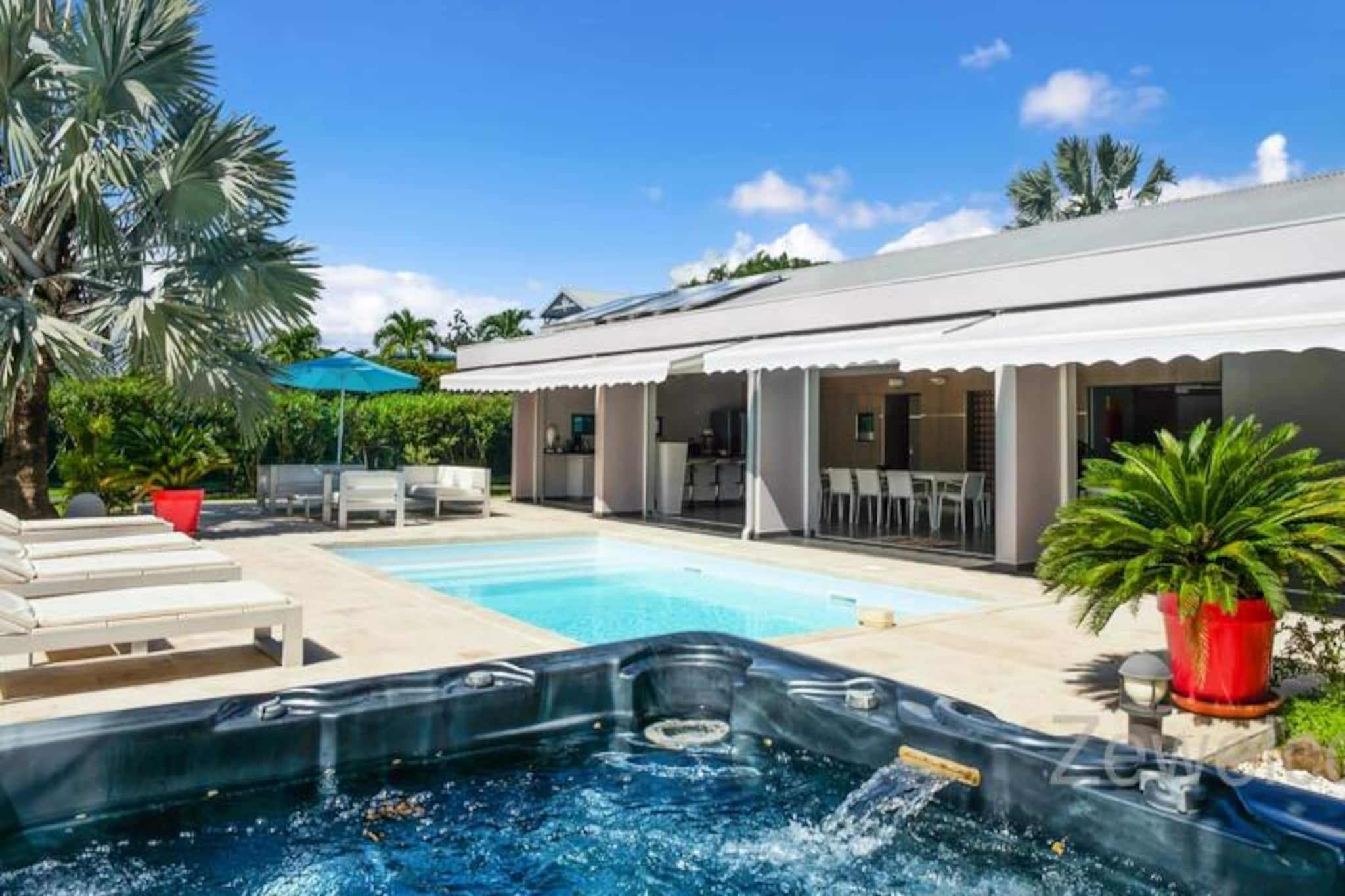 Villa Indigo for eight people