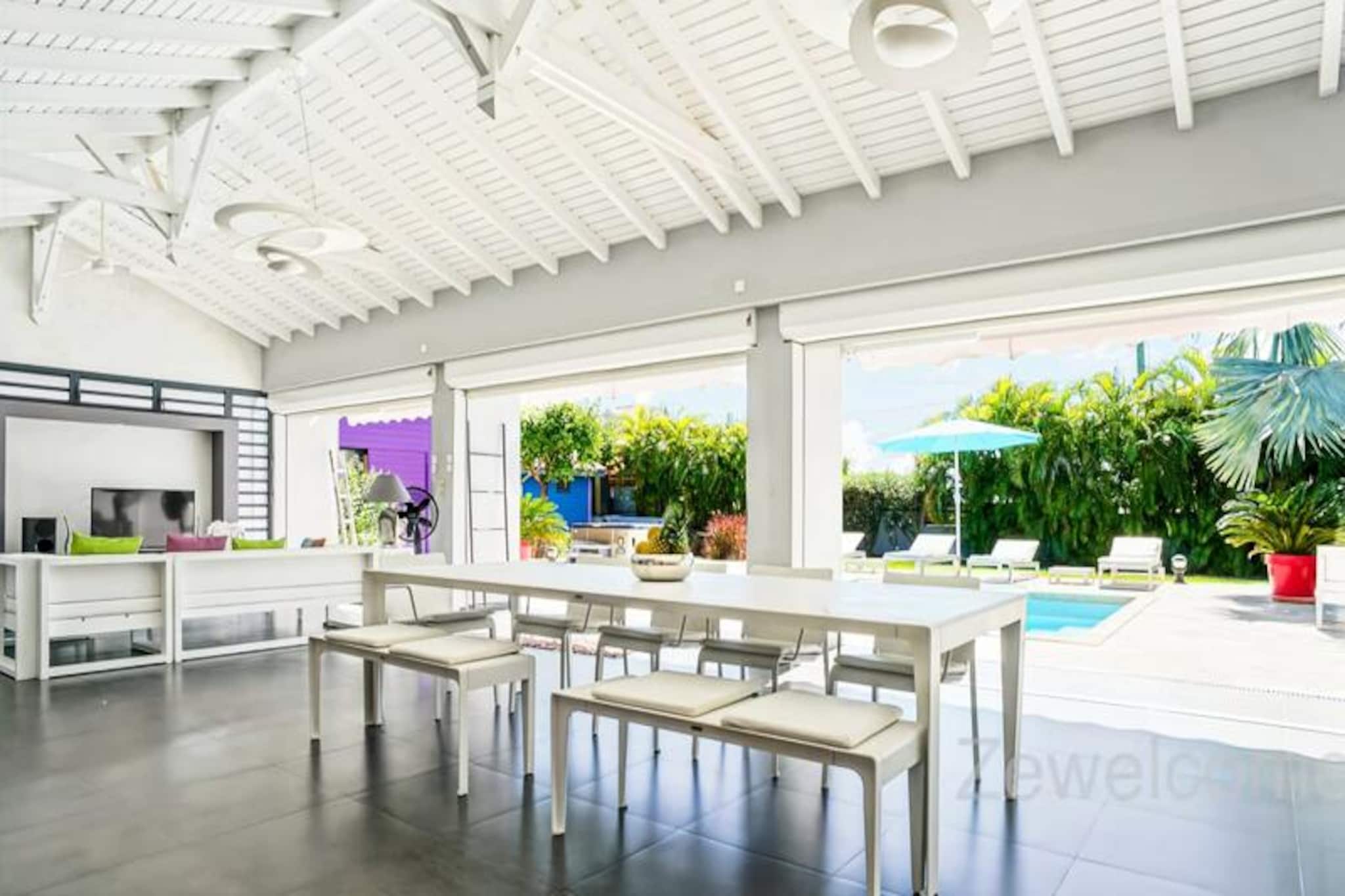 Villa Indigo for eight people