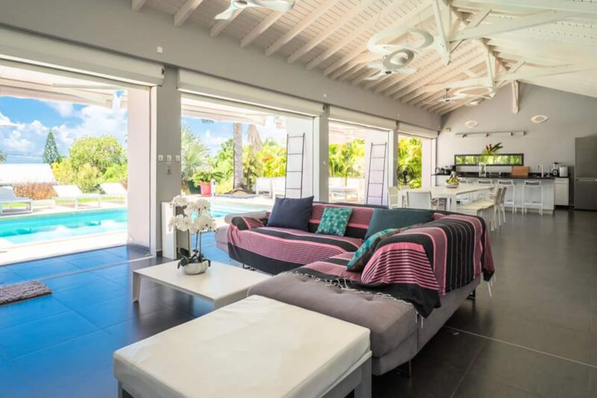 Villa in Saint-François near Stunning Beaches