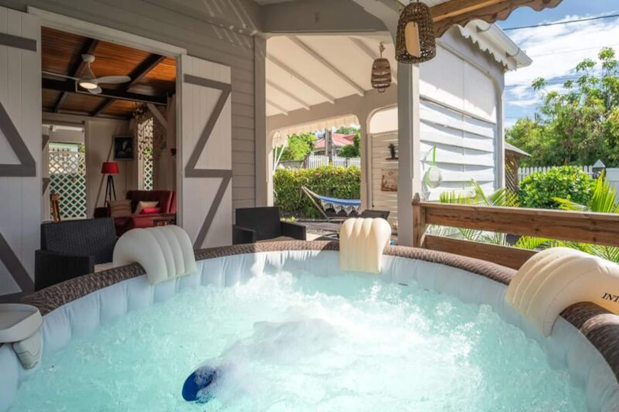 Houses & Villas for 6 People