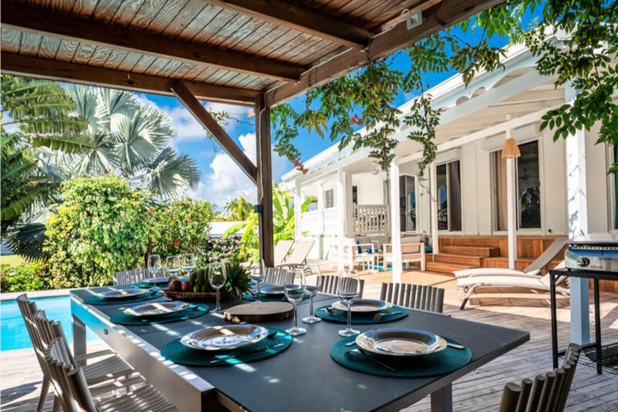 Villa in Saint-François near Raisins Clairs Beach
