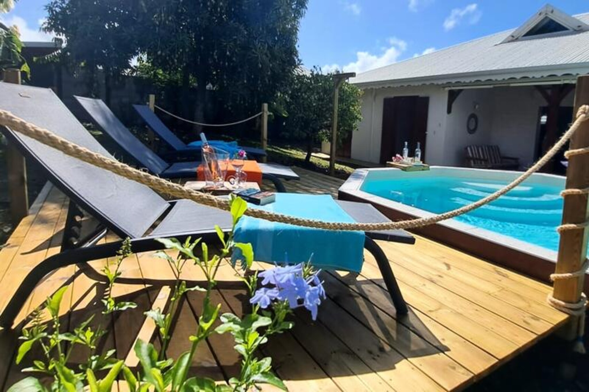 This beautiful villa, located in a secure residence with direct beach access, offers a perfect escape in Guadeloupe. The property includes three air-conditioned bedrooms, each furnished with 160 cm beds. Two bathrooms, along with a courtesy toilet, ensure ample comfort. The elevated pool is ideal for families, providing a safe area for children to play while you unwind. The spacious living room and fully equipped kitchen lead to a dining terrace, offering the perfect setting for meals and relaxation.

Located in Saint-François, on Guadeloupe’s eastern coast, the villa is just 45 minutes by car from Pointe-à-Pitre airport. A short 5-minute drive brings you to the town center, where you’ll find shops, restaurants, and a local market. The Marina de Saint-François offers a variety of dining options, boutiques, and water activities. The nearby Raisins Clairs and Anse à la Gourde beaches are perfect for relaxation and water sports, including surf lessons and wing foil rides.

The villa also includes internet access, air conditioning in all rooms, and a water reserve system for reliable water supply. With dedicated housekeeping services before and after your stay, and a concierge available to assist with excursions and special requests, you’ll enjoy personalized service for a memorable stay.
