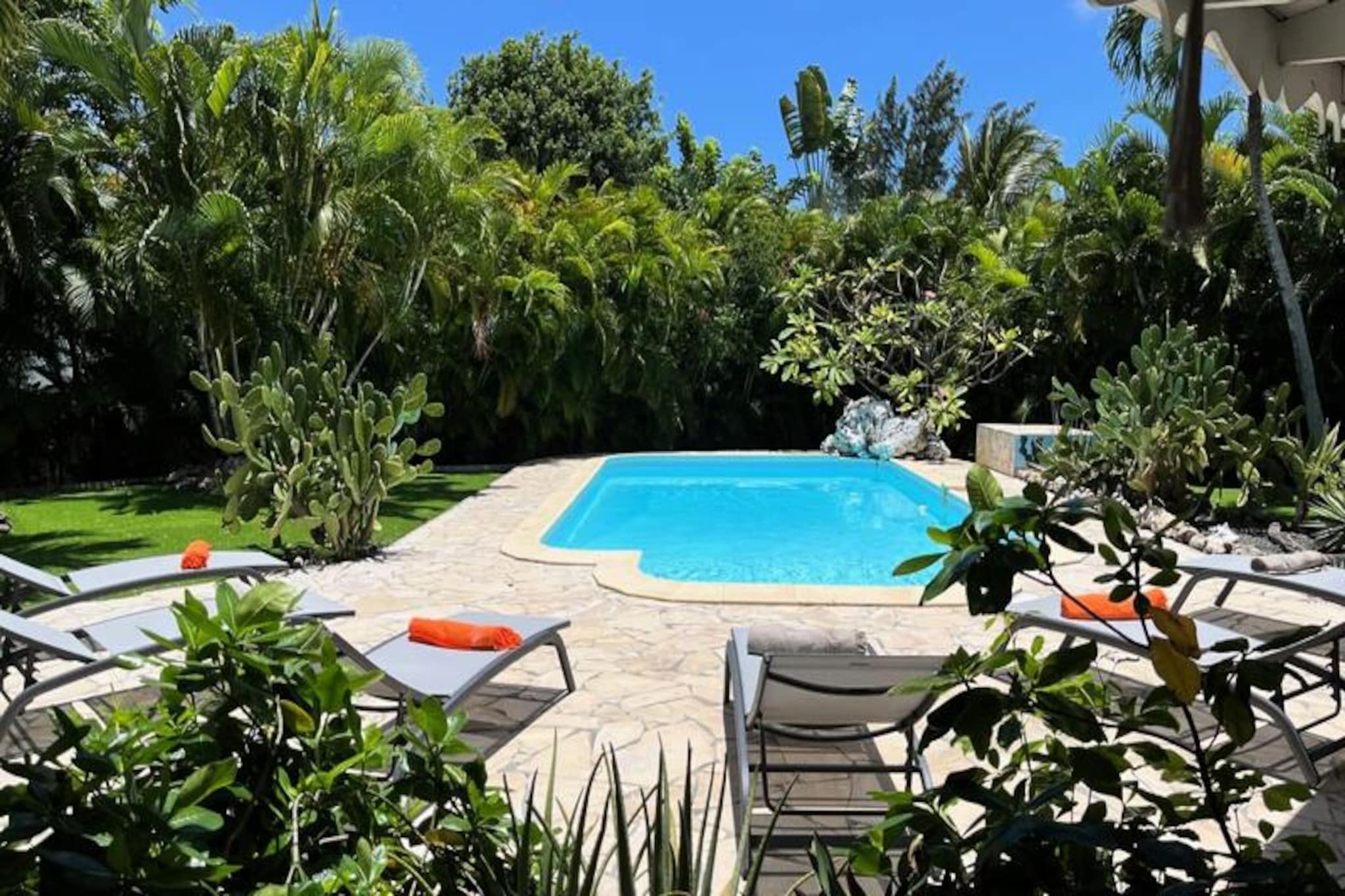 Houses & Villas for 8 People
