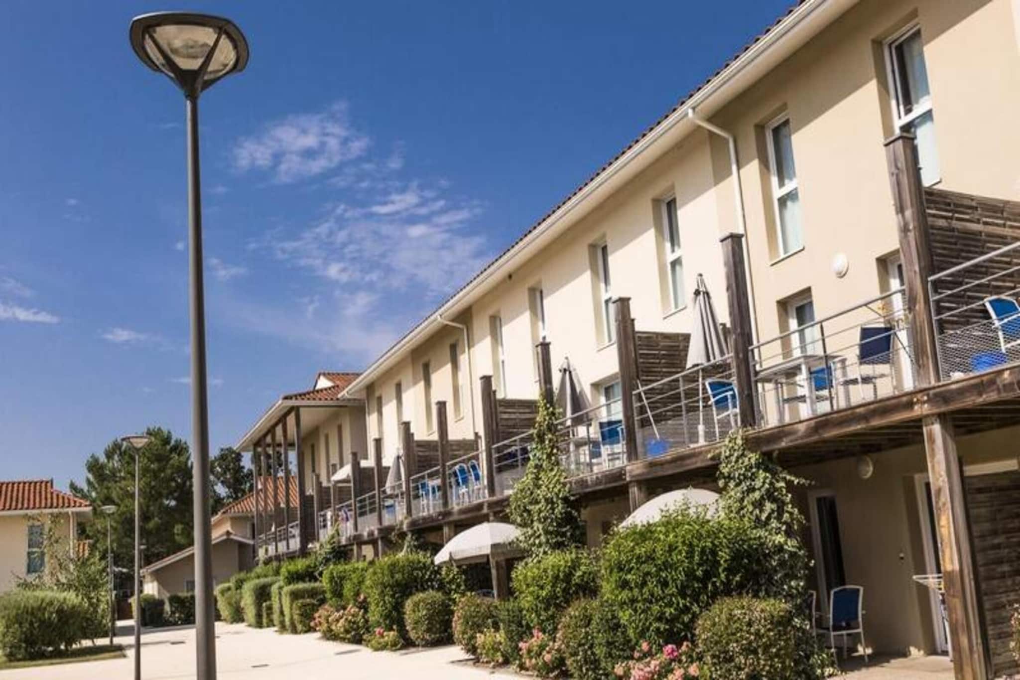 This charming studio apartment for two people offers a cozy retreat with a trundle bed that comfortably accommodates two guests. The property is pet-friendly, allowing one pet per accommodation with an additional fee, making it ideal for animal lovers. The accommodation is perfect for a peaceful getaway, and additional services like baby kits, linen rentals, and end-of-stay cleaning are available for an extra charge. Guests can also enjoy free Wi-Fi access during their stay.

Located just 400 meters from the city port, the apartment provides easy access to local shops and amenities. Hourtin is a dynamic resort with diverse attractions, including a heated semi-covered swimming pool and a paddling pool for families to enjoy. Visitors can explore the surrounding nature, including the lake for swimming, beaches, dunes, and wild coast, perfect for outdoor activities. Water and land sports are popular in the area, and there are plenty of opportunities to discover the region on foot, by bike, or horseback.

The studio features a well-equipped kitchenette with essential appliances to prepare your meals, including a stove and fridge. The shower room and WC are separate, ensuring convenience during your stay. A private terrace is also available, offering the perfect spot to relax outdoors and enjoy the fresh air.