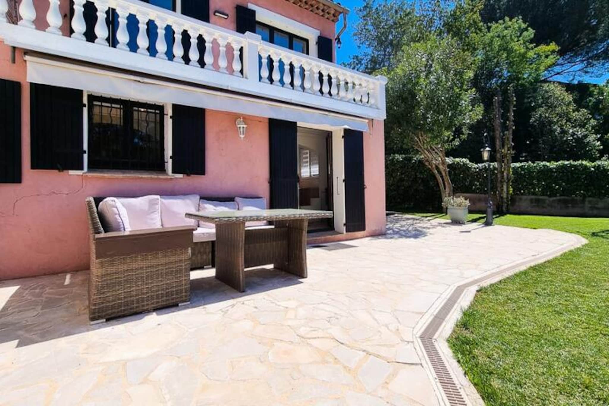 Apartments for 5 People