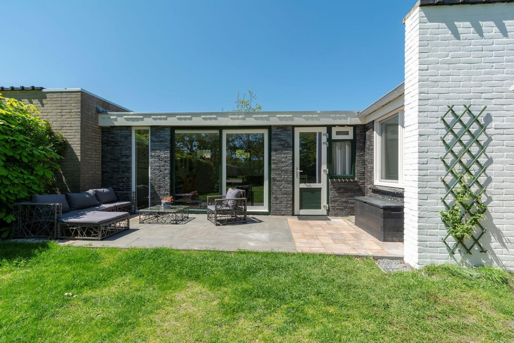 Exterior Summer