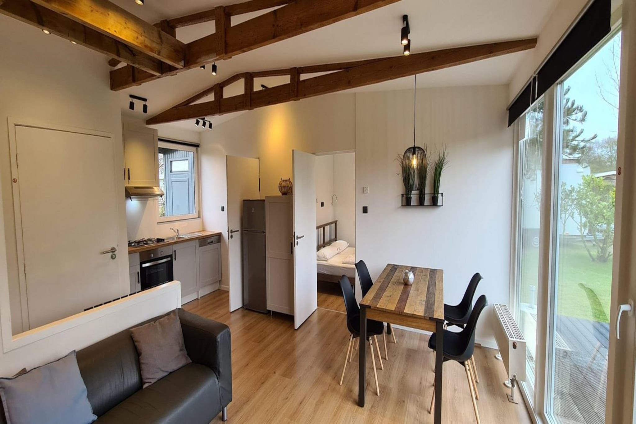 Pretty bungalow in Sint Maartenszee