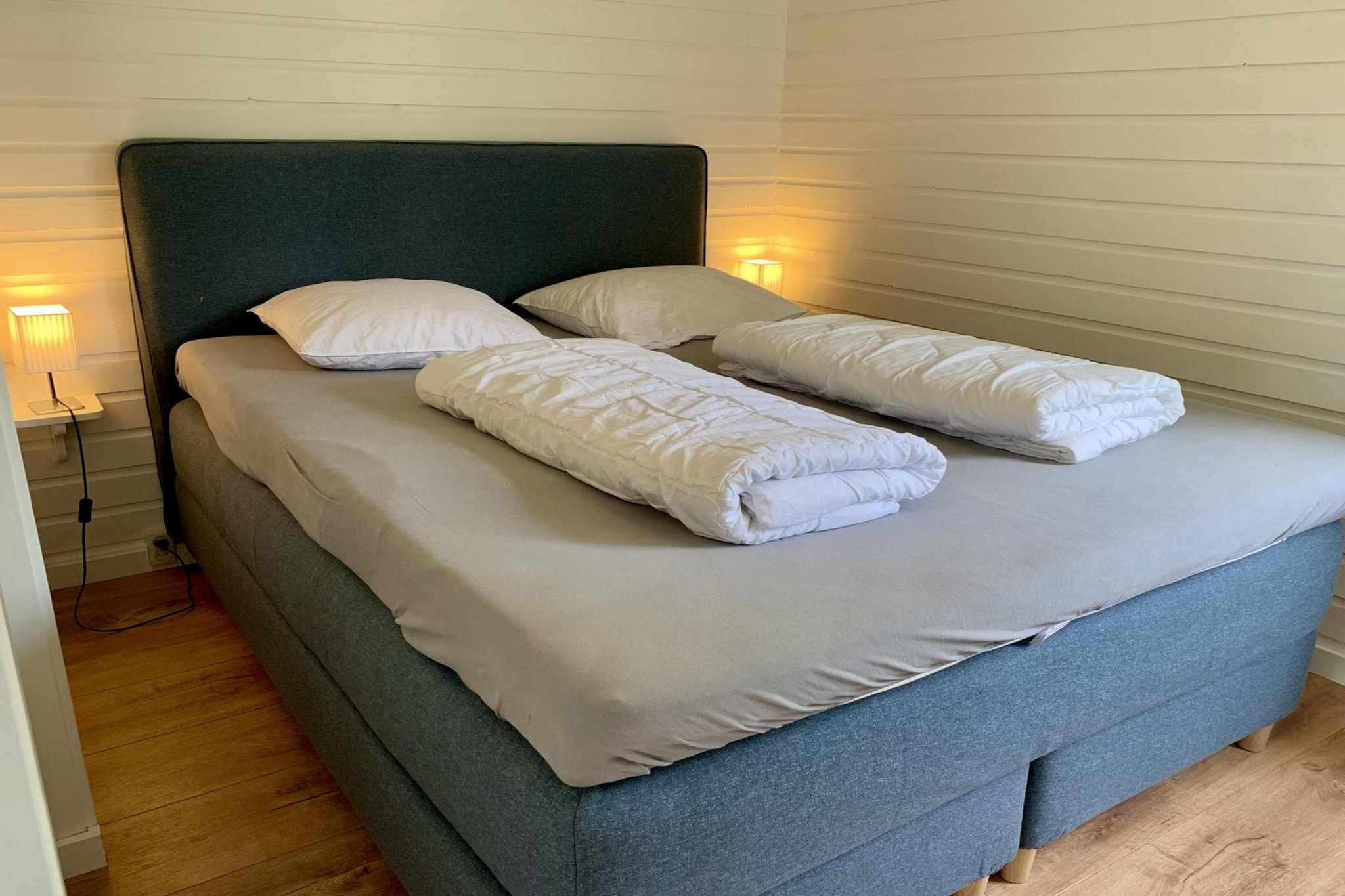 Bungalow near beach with garden