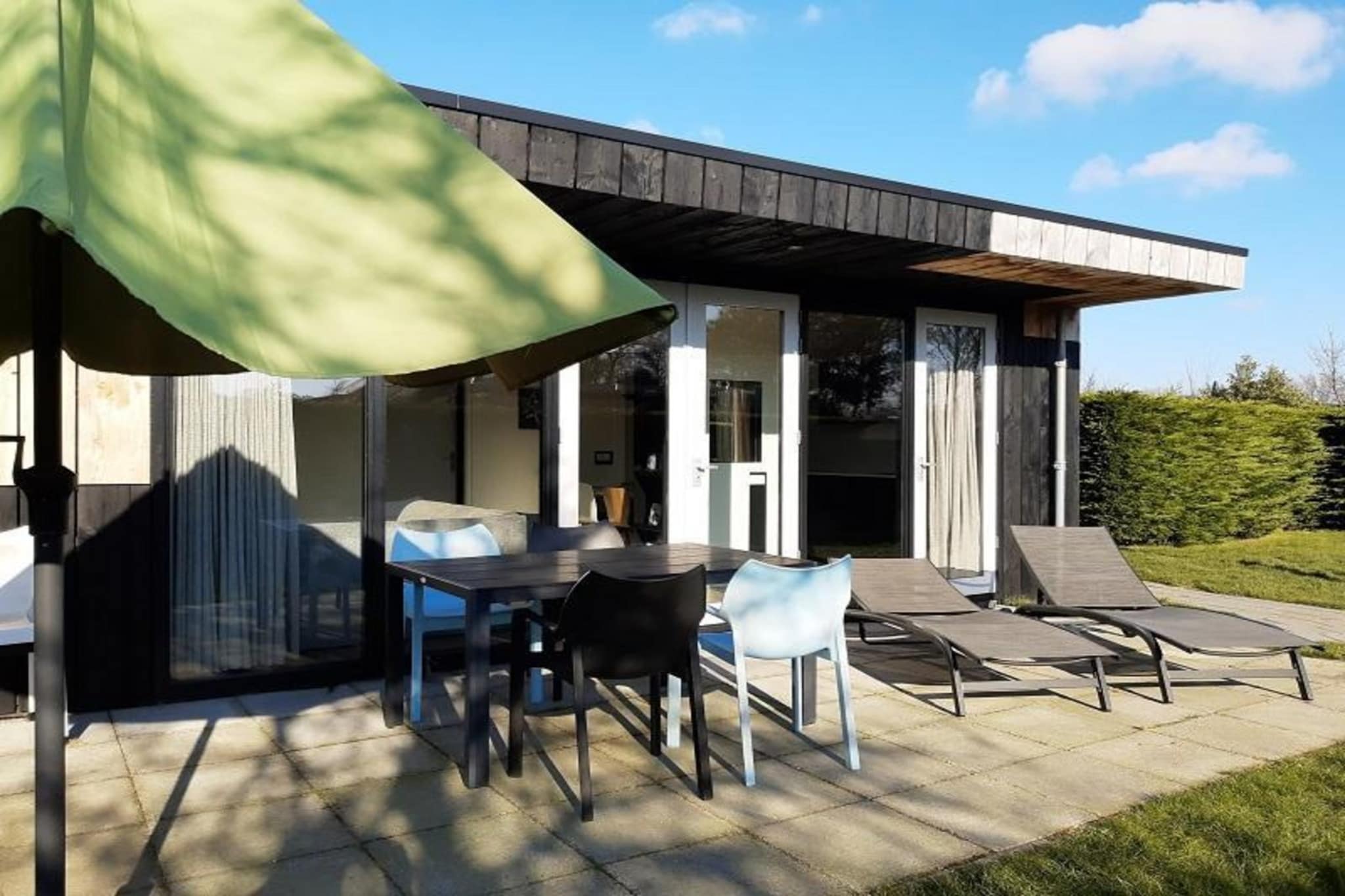 Bungalow with sunny terrace