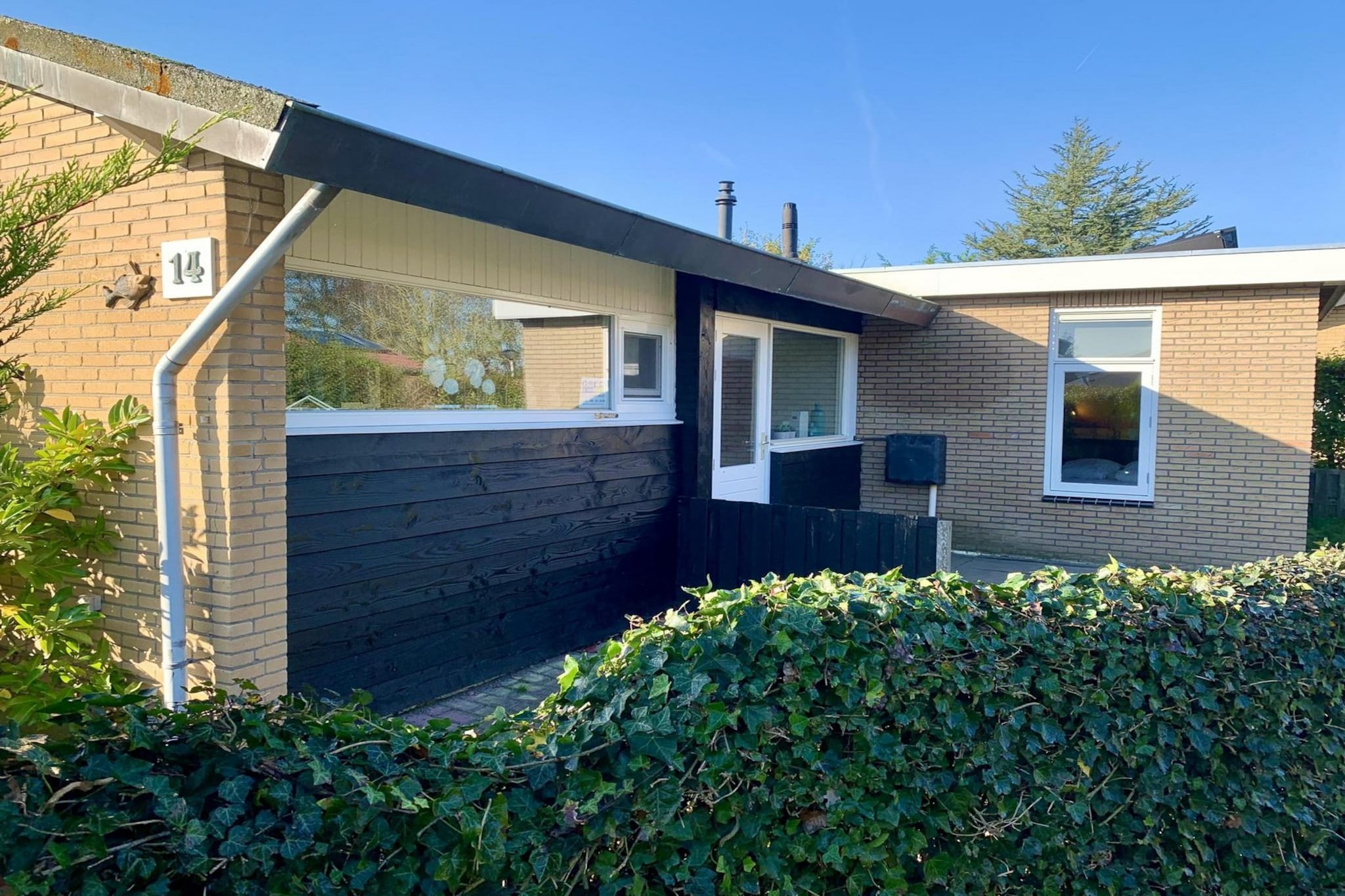 Great bungalow near the beach and sea.