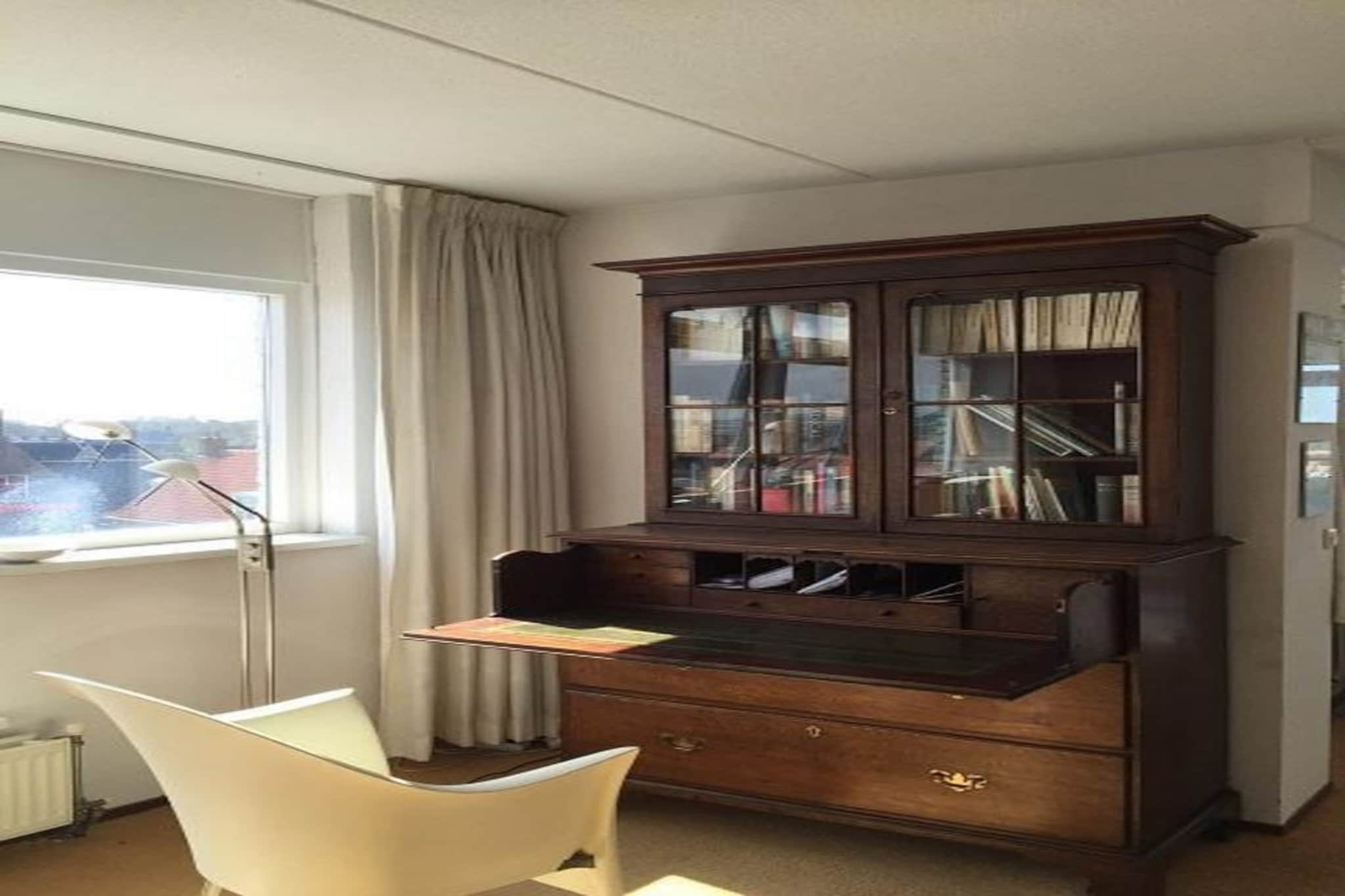 Beach 15-20-Living room