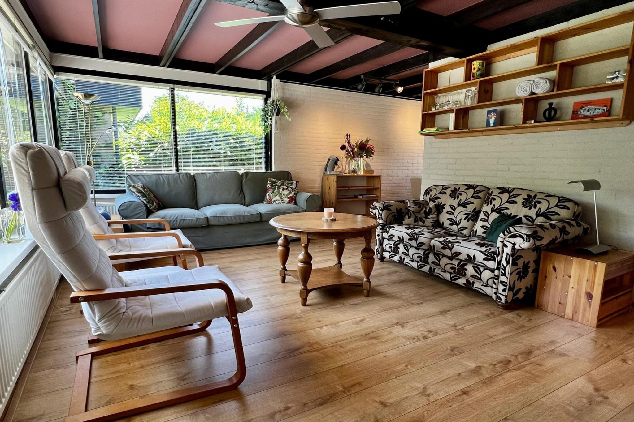 This inviting bungalow is a wonderful retreat for families or friends looking to enjoy a relaxing coastal holiday. Just a short walk through the dunes brings you to the wide sandy beach, where the sea, fresh air, and open horizon set the perfect tone for rest and recreation. Shops and a family-friendly amusement park are close by, yet the house itself offers a peaceful setting with a sunny southeast-facing garden that guarantees plenty of privacy and space to unwind outdoors.
Inside, the home feels both comfortable and practical, recently restyled to offer a fresh and welcoming atmosphere. The cozy living room has comfortable seating, a TV, and WiFi, making it a perfect spot to gather after a day by the sea. The open kitchen is well equipped with modern appliances including a large gas hob, two combi microwaves, dishwasher, and coffee makers, while the adjoining dining area is ideal for sharing meals together. A utility space with washing machine and large fridge-freezer adds extra convenience for longer stays.
With three bedrooms and an additional dressing room, the house is designed with both comfort and functionality in mind. The master bedroom features an adjustable double bed, while the other rooms offer a mix of double and single beds, making it easy to accommodate families or groups. The brand-new bathroom provides a refreshing space to start or end the day, and the separate toilet is a thoughtful detail. Outside, the private, fully fenced garden offers a safe and sunny retreat with seating, a retractable awning, and storage for bicycles. It’s an ideal base for a beach holiday with plenty of comfort and charm.
The bed linen can be rented for 13 Euros per person/stay.