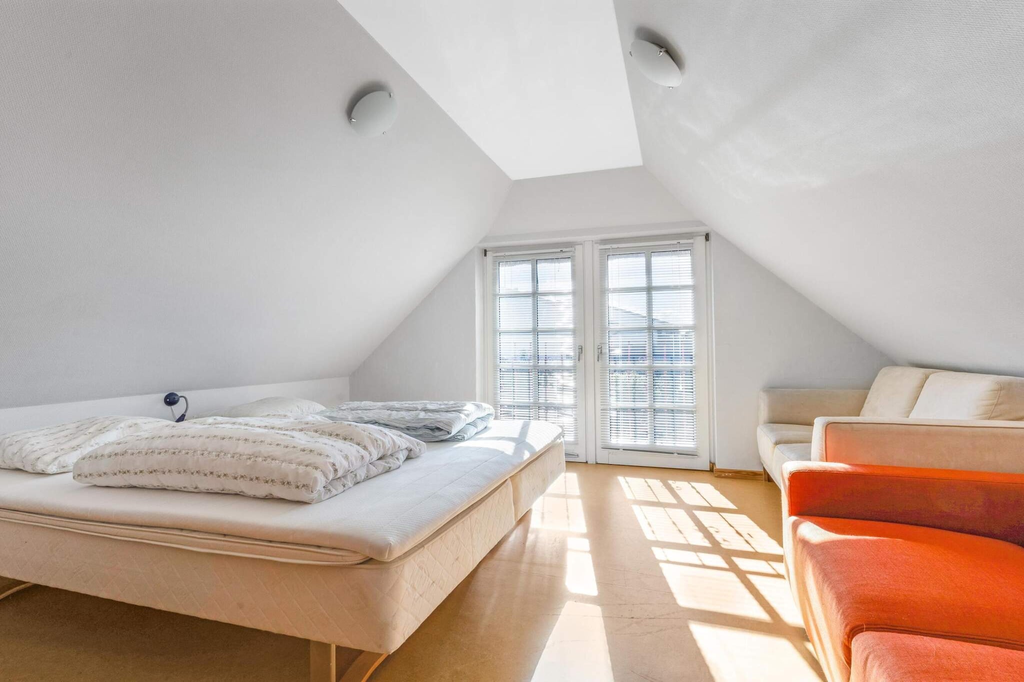 Kitchen(stove(induction), coffee machine, oven, microwave, dishwasher, fridge, fridge-freezer, tumble dryer, washing machine), Living/bed room(TV(danish TV channels (DR1 and TV2)), children\'s bed), bedroom(double bed), bedroom(double bed), bedroom(2x single bed), bedroom(double folding bed), bathroom(washbasin, shower, toilet), garden furniture, sun loungers