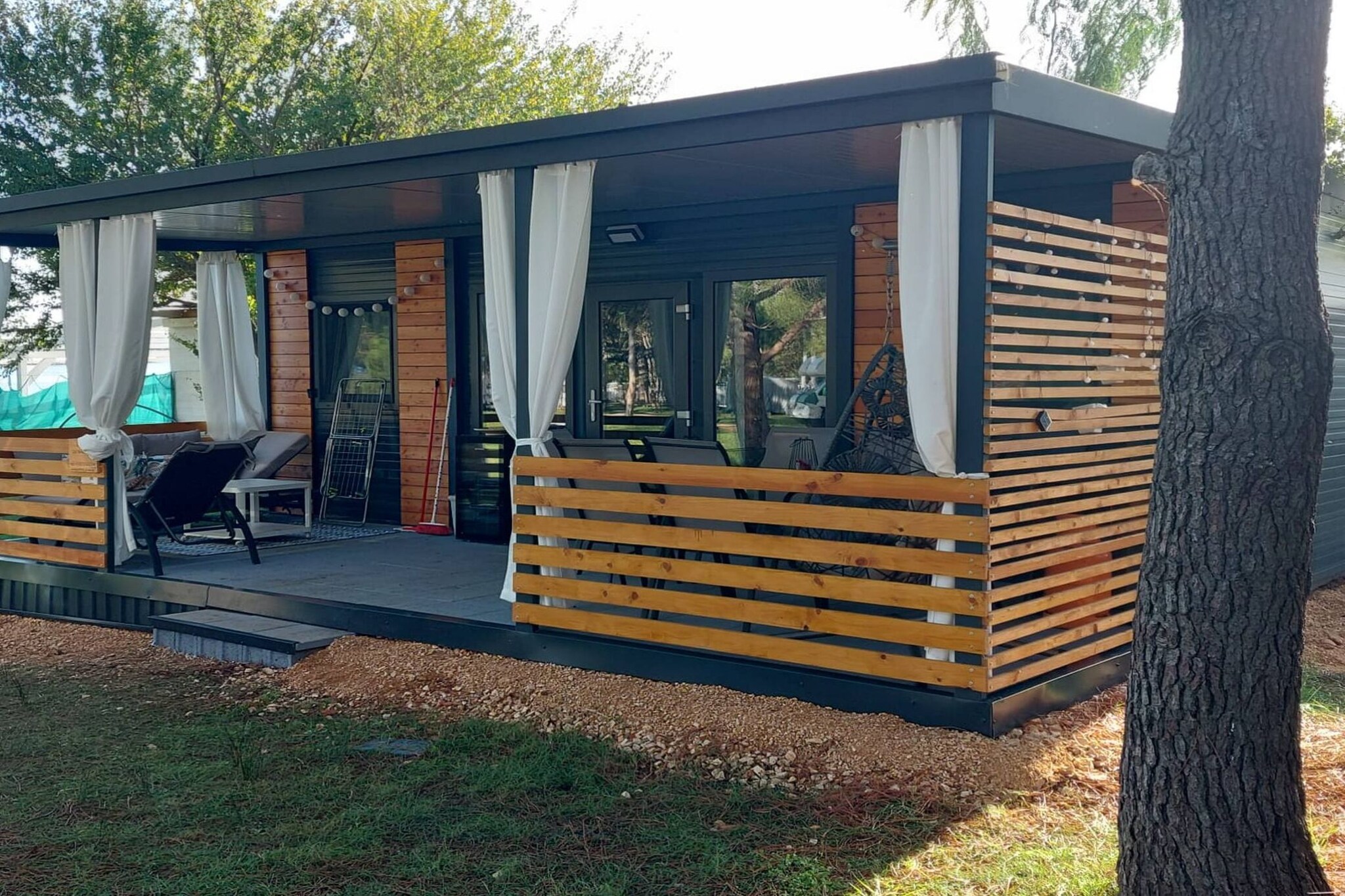 Comfort Two Bedroom Mobile Homes Pirovac - Classic Two Bedroom Mobile Home with Sea View and Terrace-Außenbereich