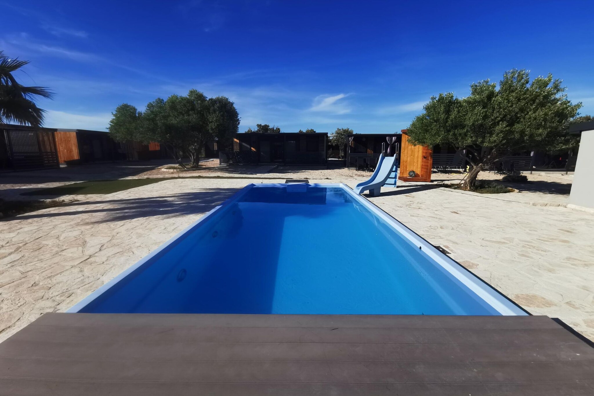 Comfort Two Bedroom Mobile Homes Pirovac - Classic Two Bedroom Mobile Home with Sea View and Terrace-Schwimmbad