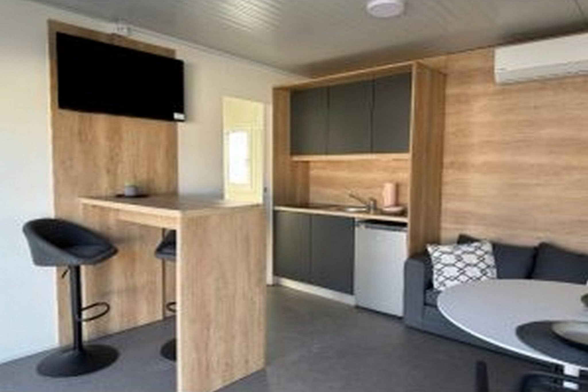 Comfort Two Bedroom Mobile Homes Pirovac - Standard Two Bedroom Mobile Home with Sea View and Terrace-Küche