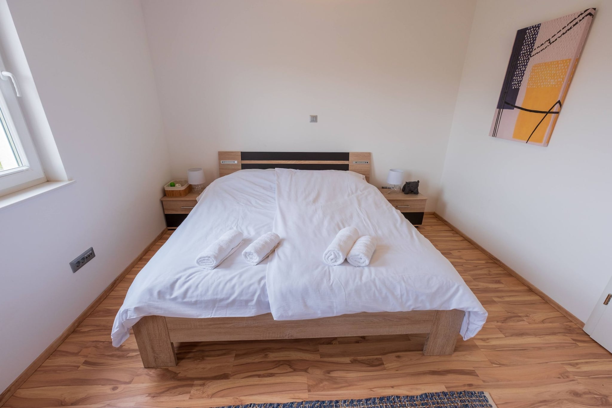 Charming  Three Bedroom House  Turanj-Schlafzimmer