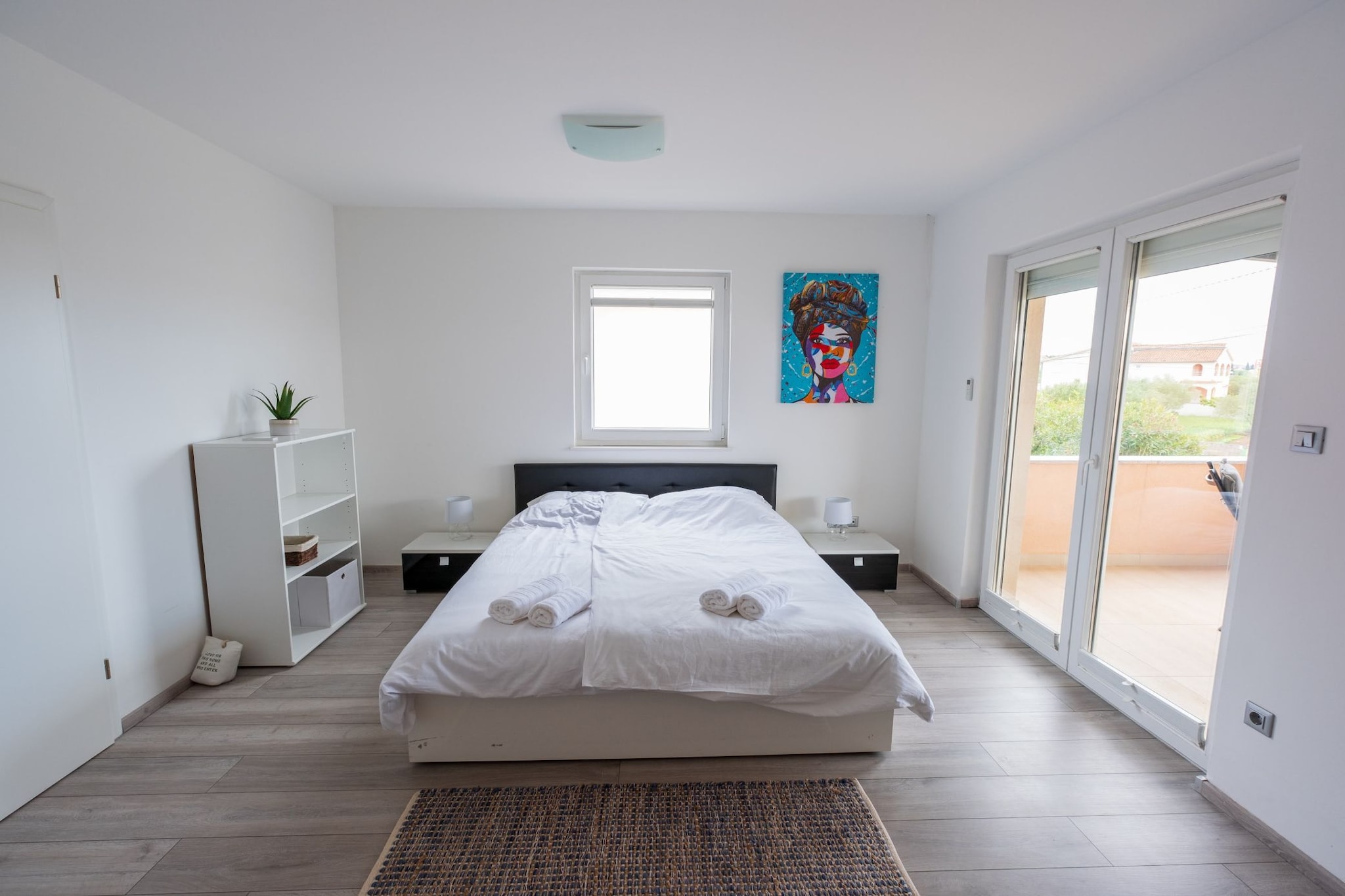 Charming  Three Bedroom House  Turanj-Schlafzimmer