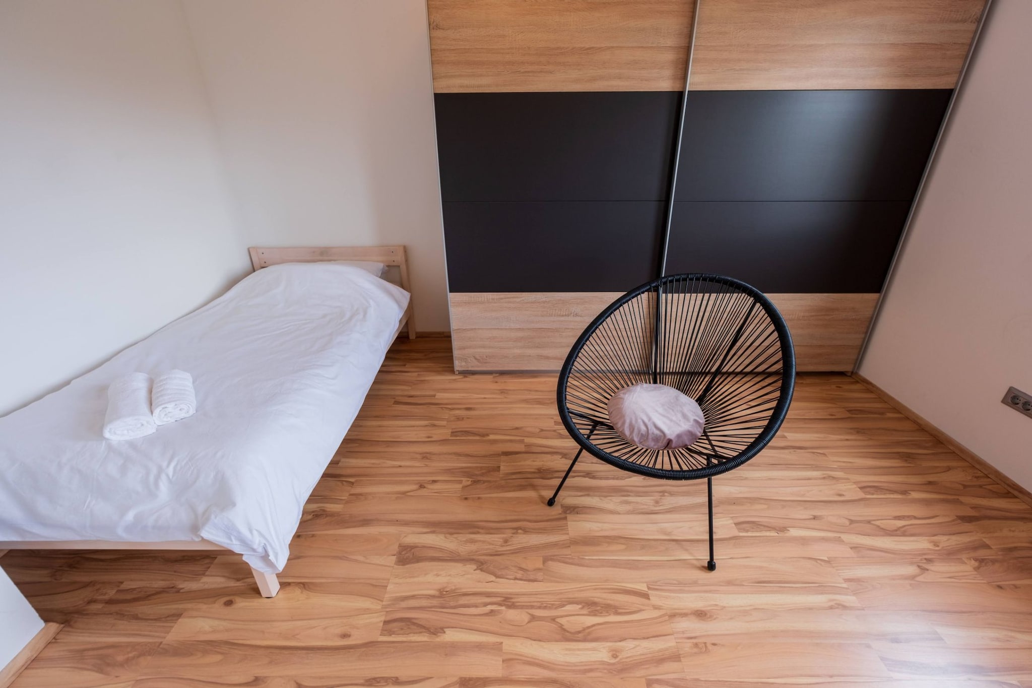 Charming  Three Bedroom House  Turanj-Schlafzimmer