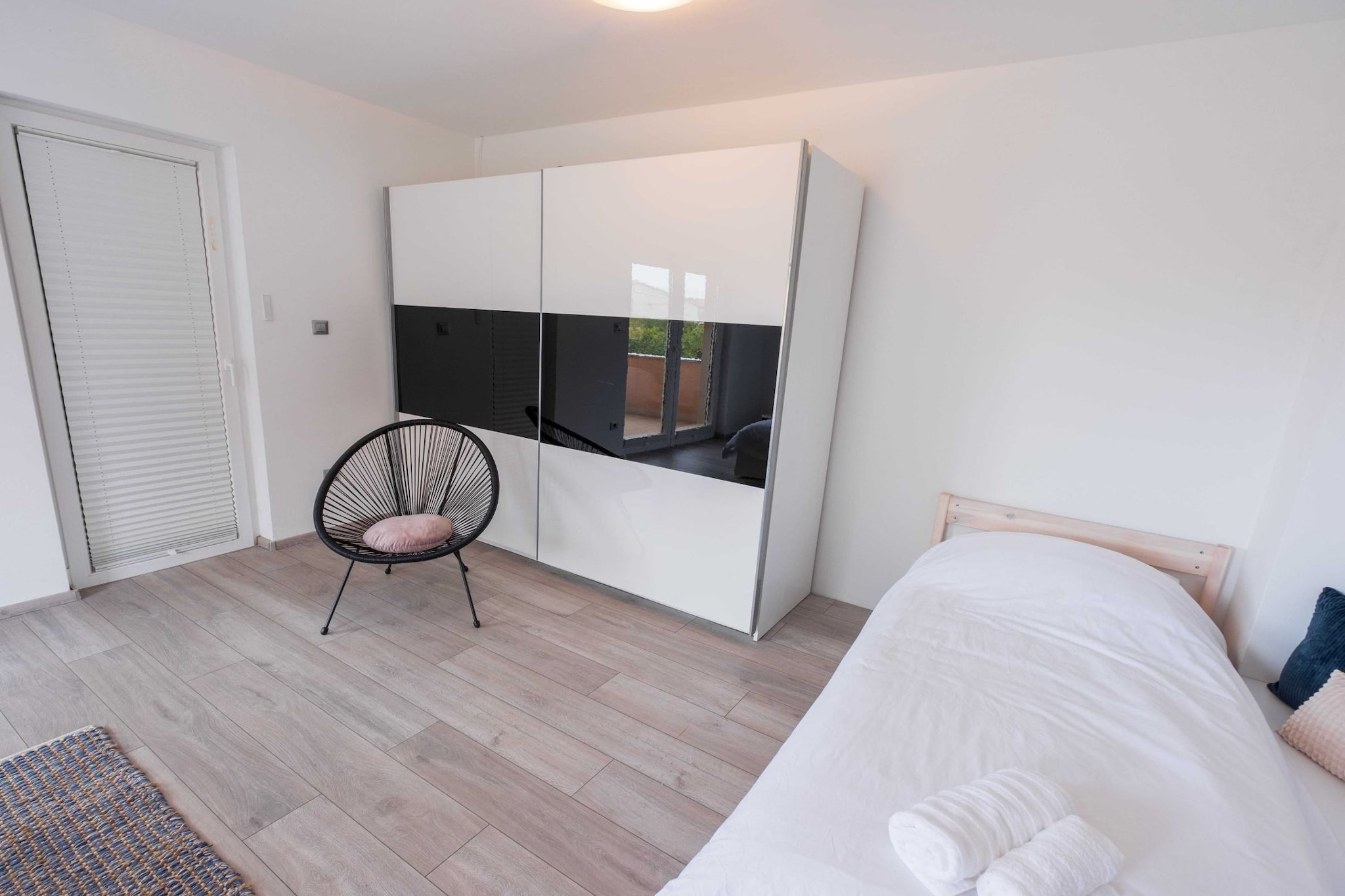 Charming  Three Bedroom House  Turanj-Schlafzimmer