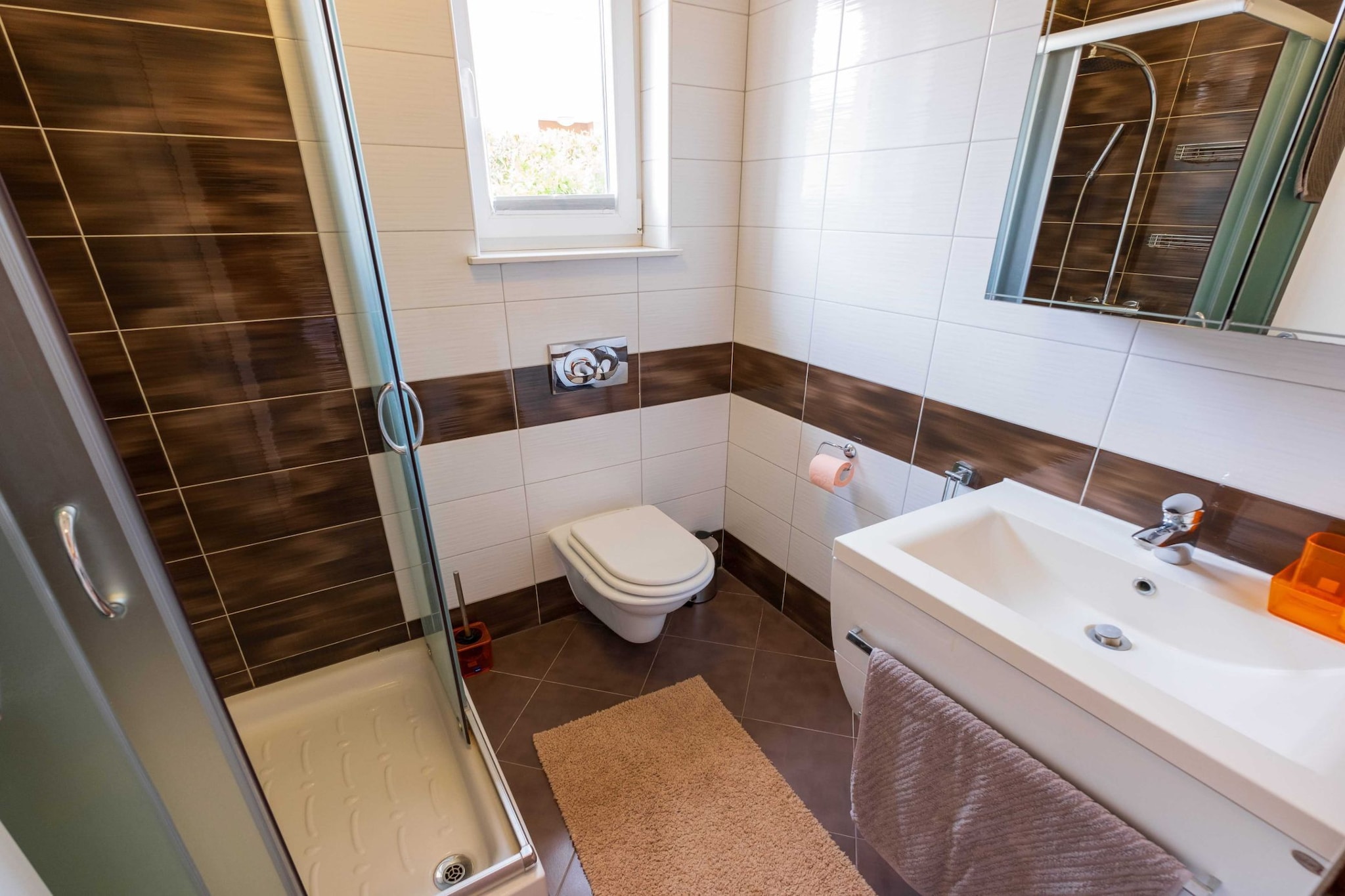 Charming  Three Bedroom House  Turanj-Badezimmer