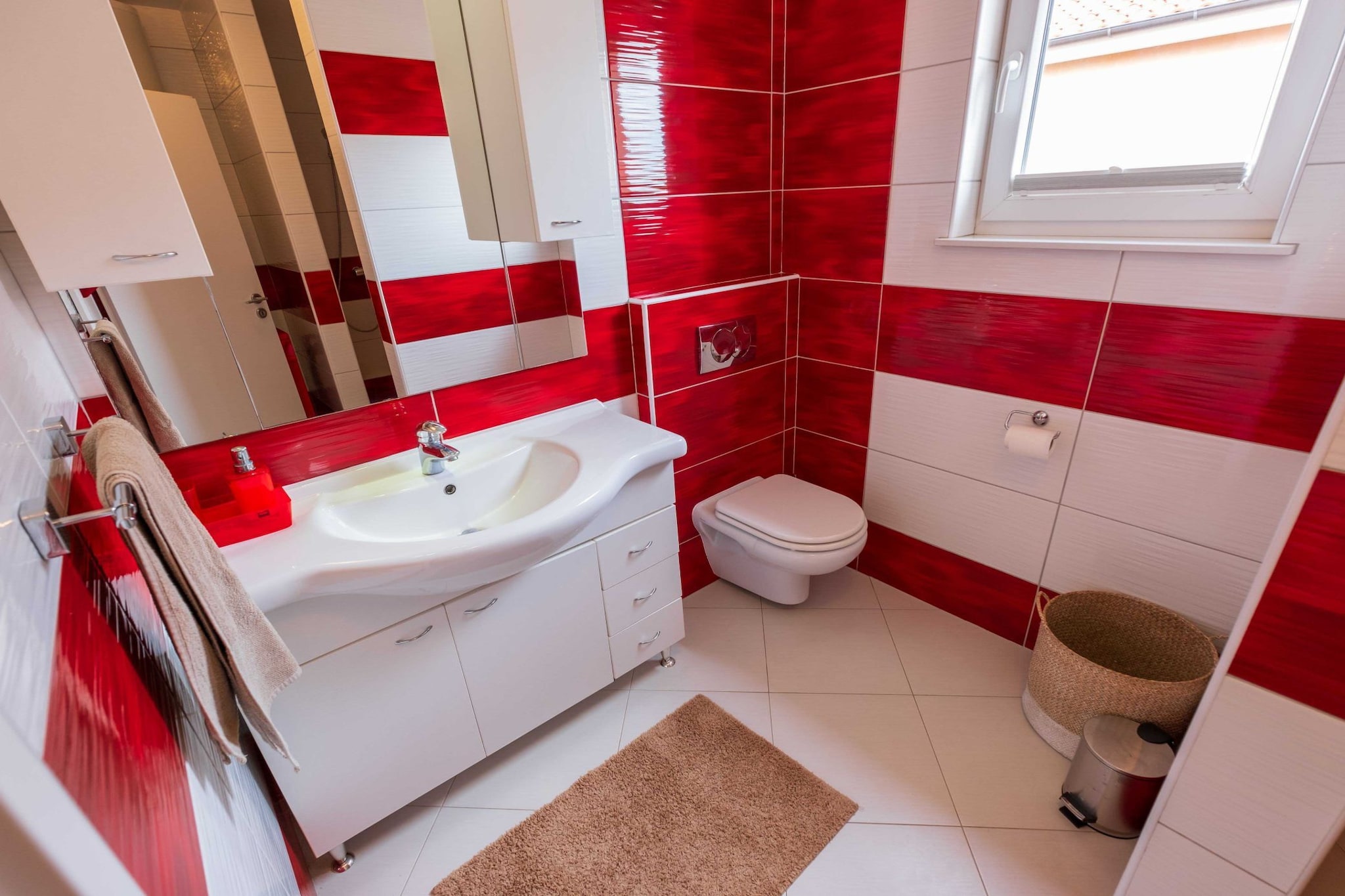 Charming  Three Bedroom House  Turanj-Badezimmer