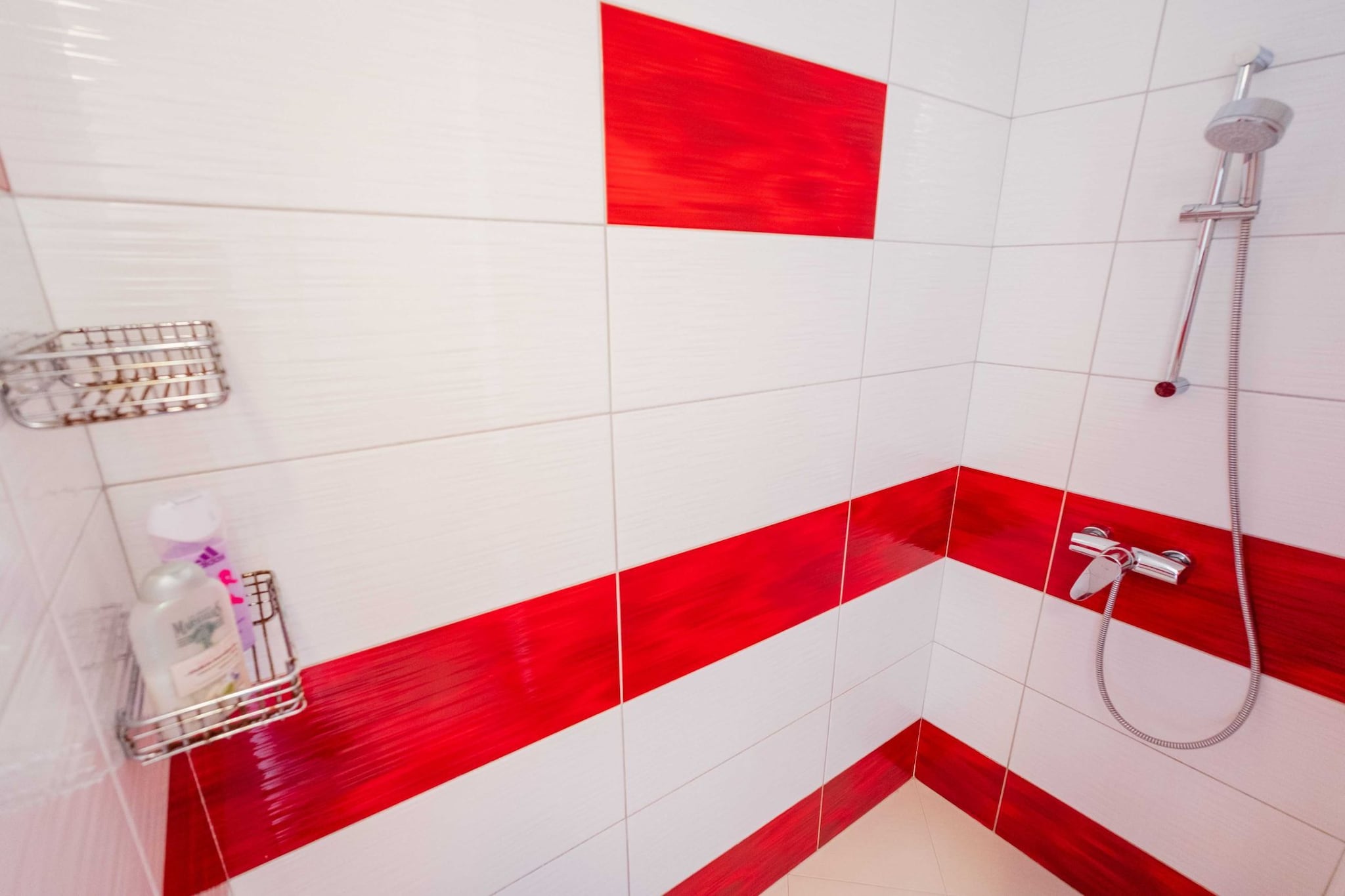 Charming  Three Bedroom House  Turanj-Badezimmer