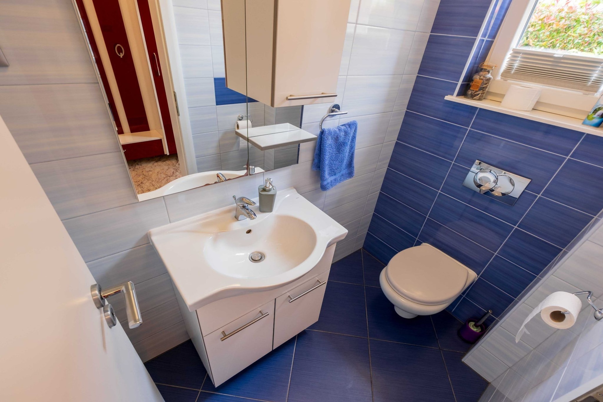 Charming  Three Bedroom House  Turanj-Badezimmer