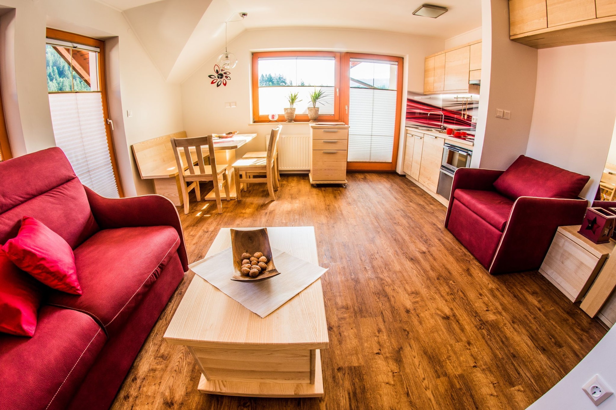 Riverside Pines Luce Apartments with Balcony - Studio Apartment with Balcony-Salon
