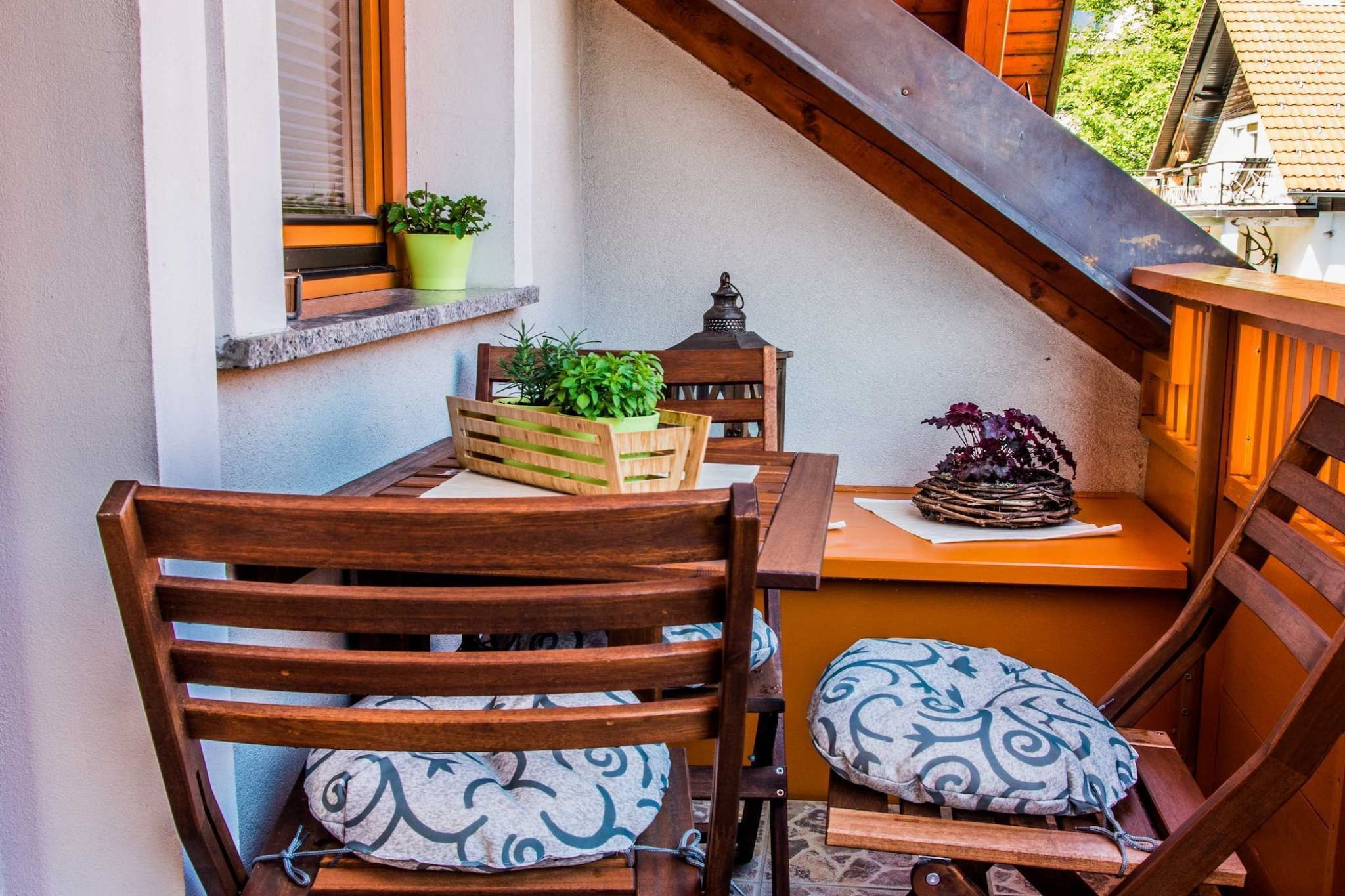 Riverside Pines Luce Apartments with Balcony - Studio Apartment with Balcony-Salle à manger