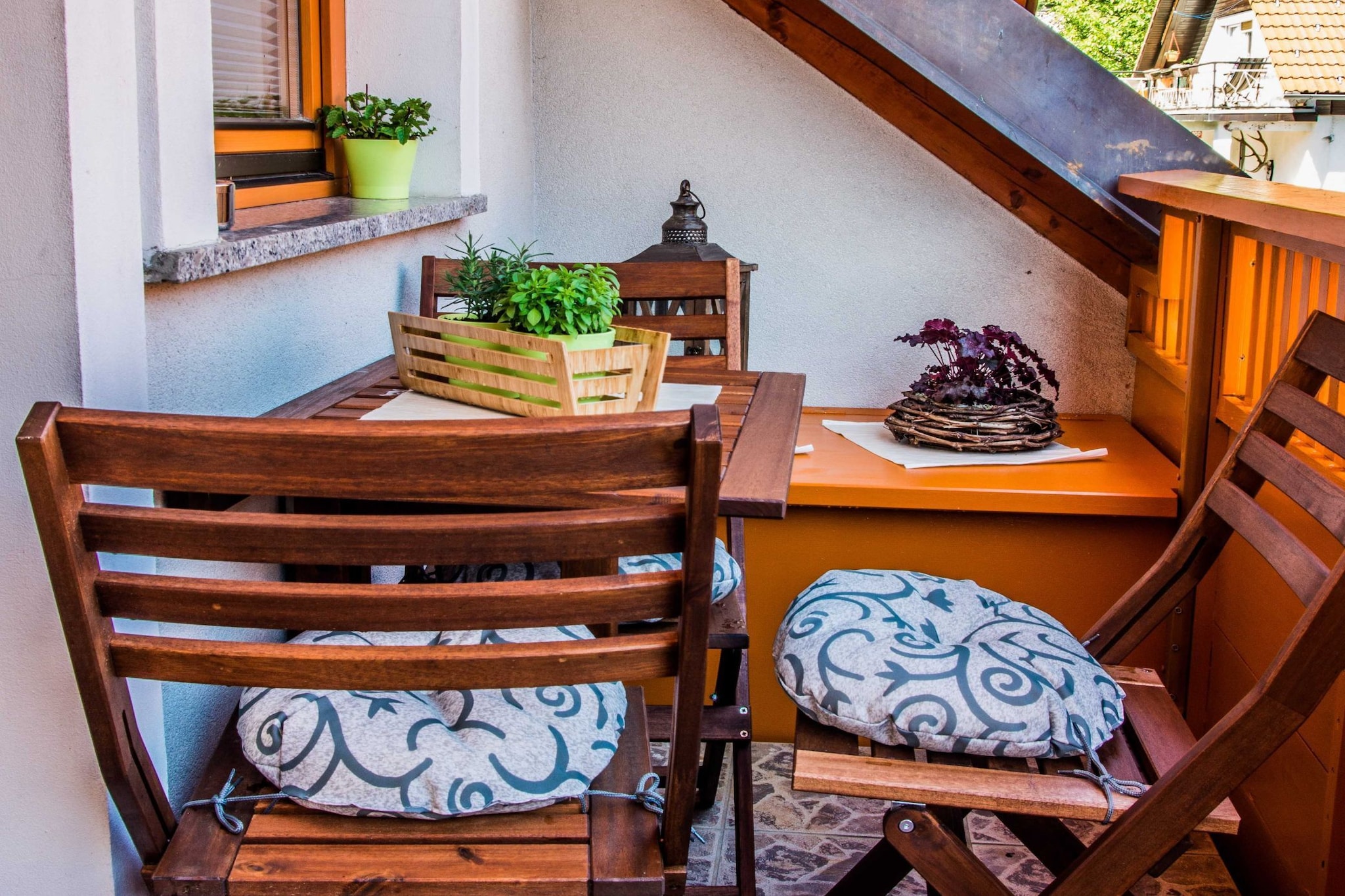 Riverside Pines Luce Apartments with Balcony - Studio Apartment with Balcony-Salle à manger