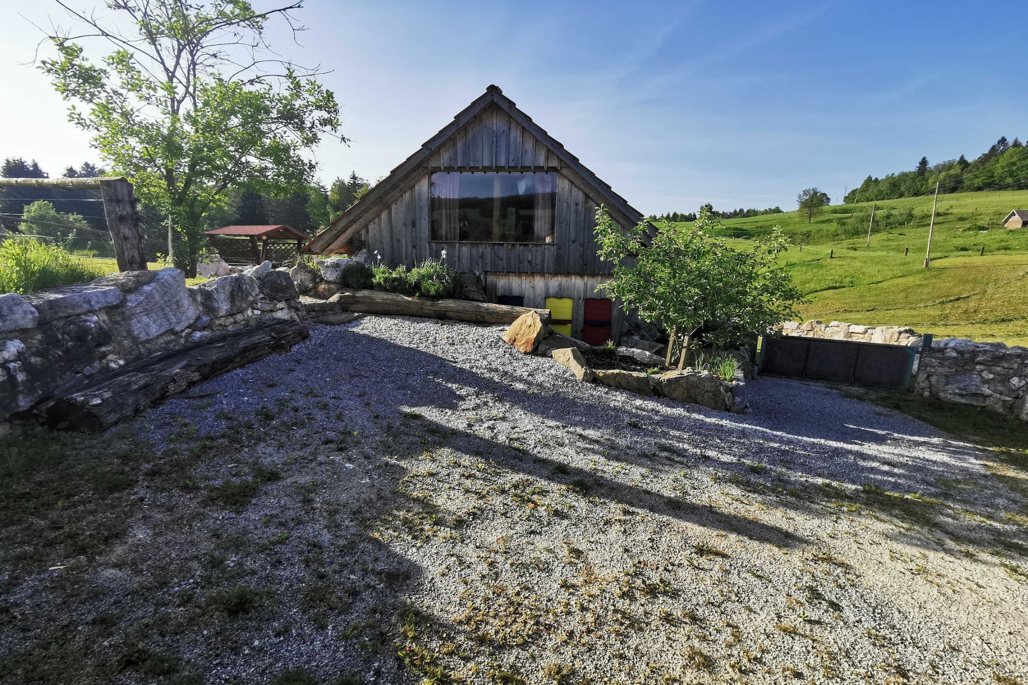 Visnja Gora Meadow Hideaway with Terrace - One Bedroom Cottage with Terrace (owner Hiška na skalci)-Buitenlucht