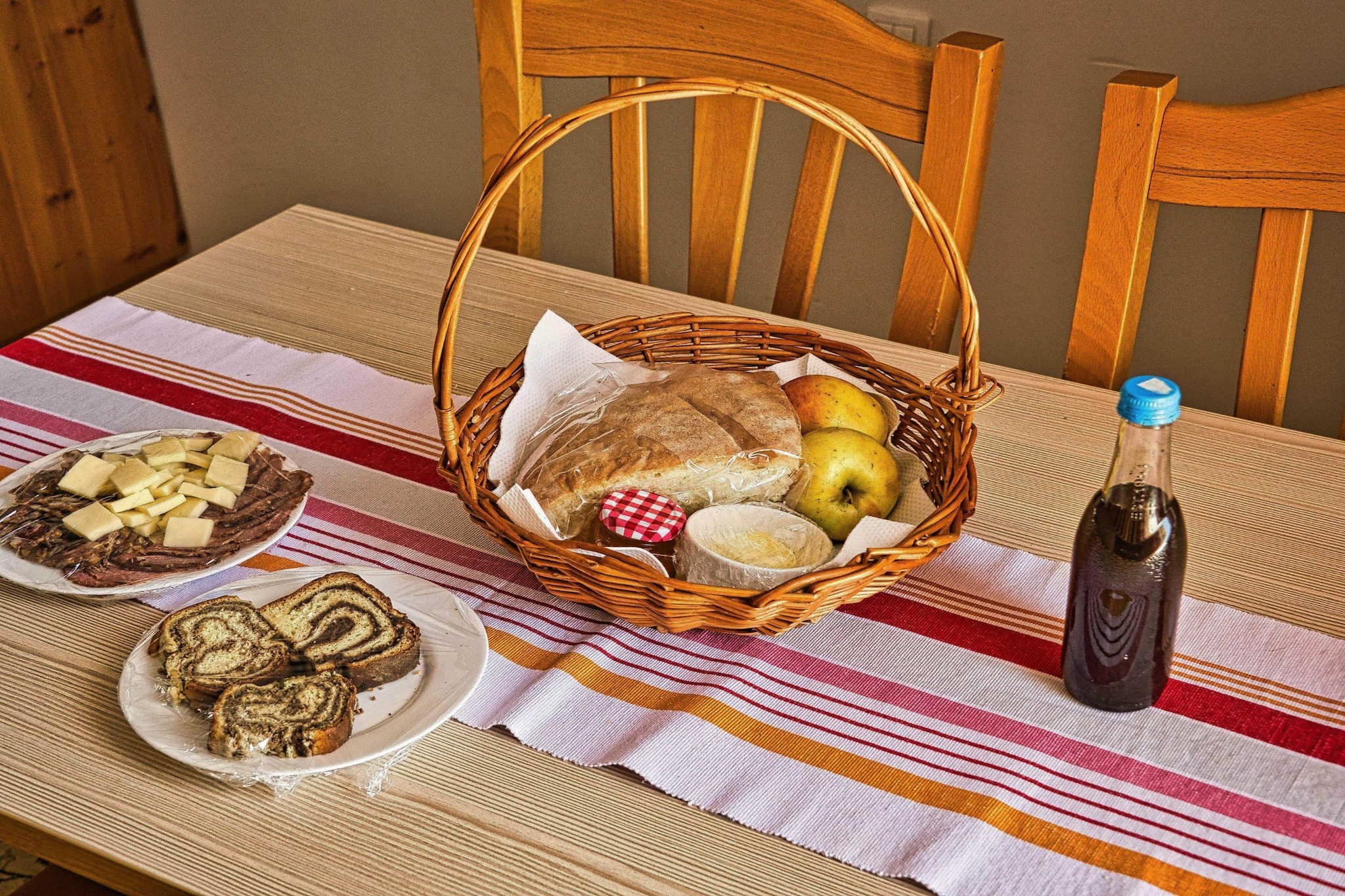 Visnja Gora Meadow Hideaway with Terrace - One Bedroom Cottage with Terrace (owner Hiška na skalci)