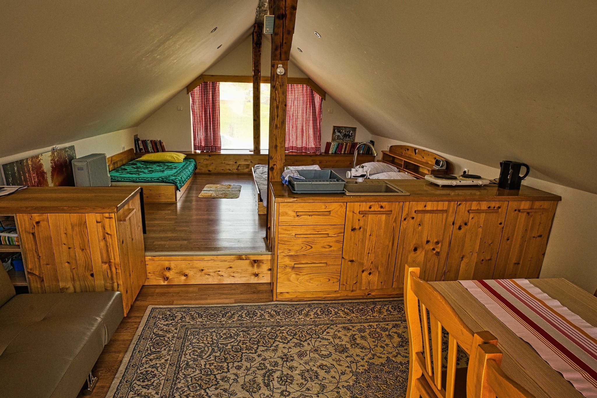 Visnja Gora Meadow Hideaway with Terrace - One Bedroom Cottage with Terrace (owner Hiška na skalci)-Slaapkamer