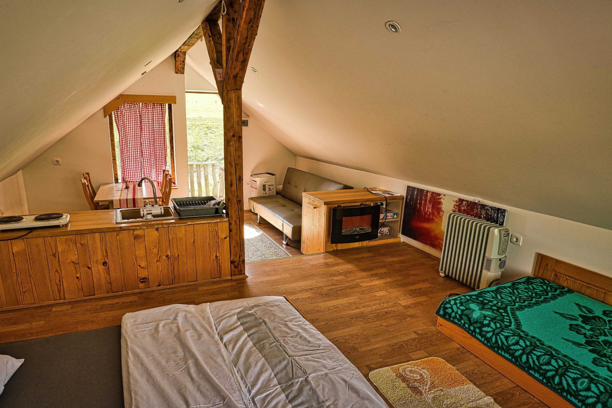 Visnja Gora Meadow Hideaway with Terrace - One Bedroom Cottage with Terrace (owner Hiška na skalci)-Slaapkamer