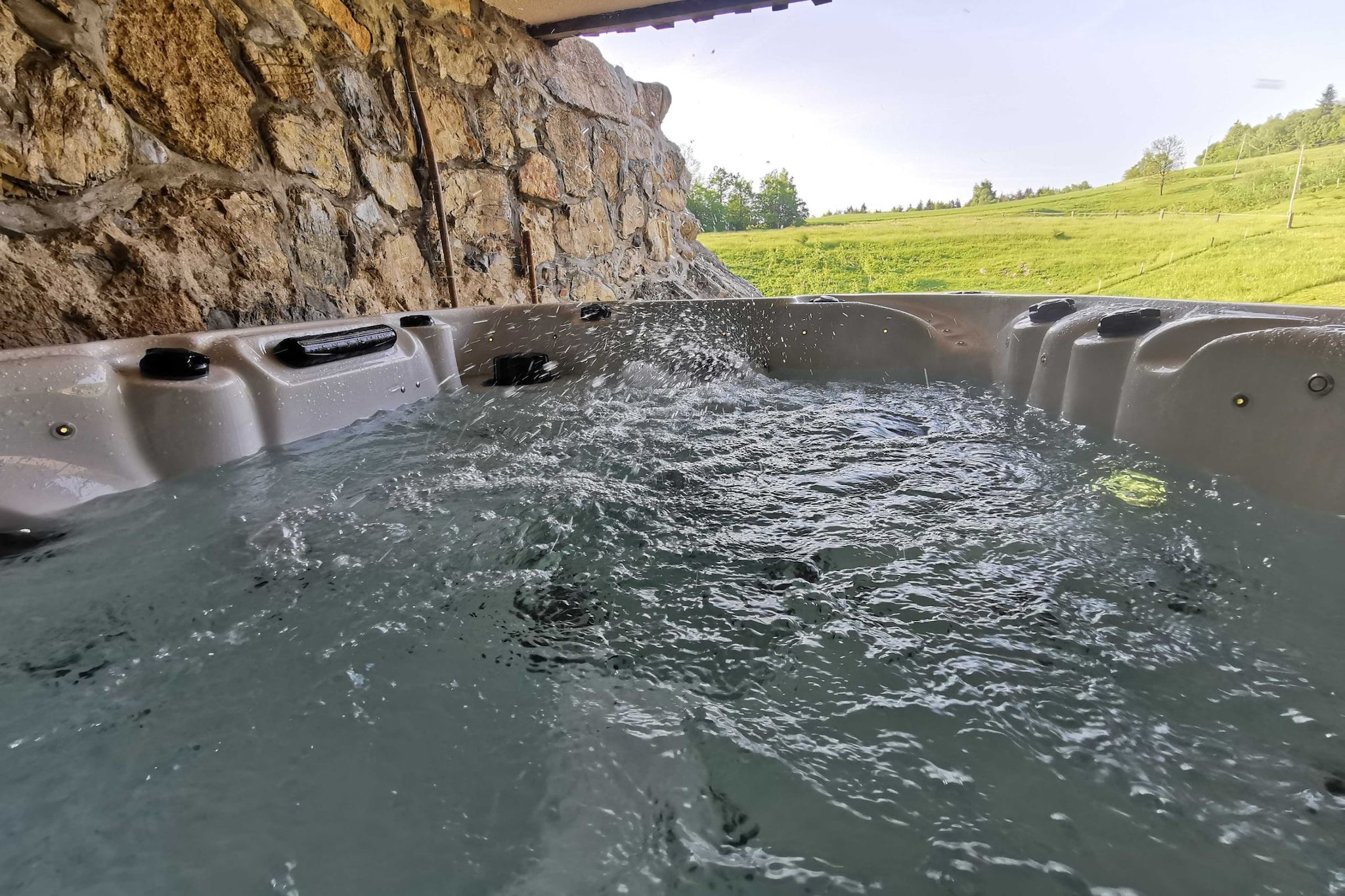 Visnja Gora Meadow Hideaway with Terrace - One Bedroom Cottage with Terrace (owner Hiška na skalci)-Spa
