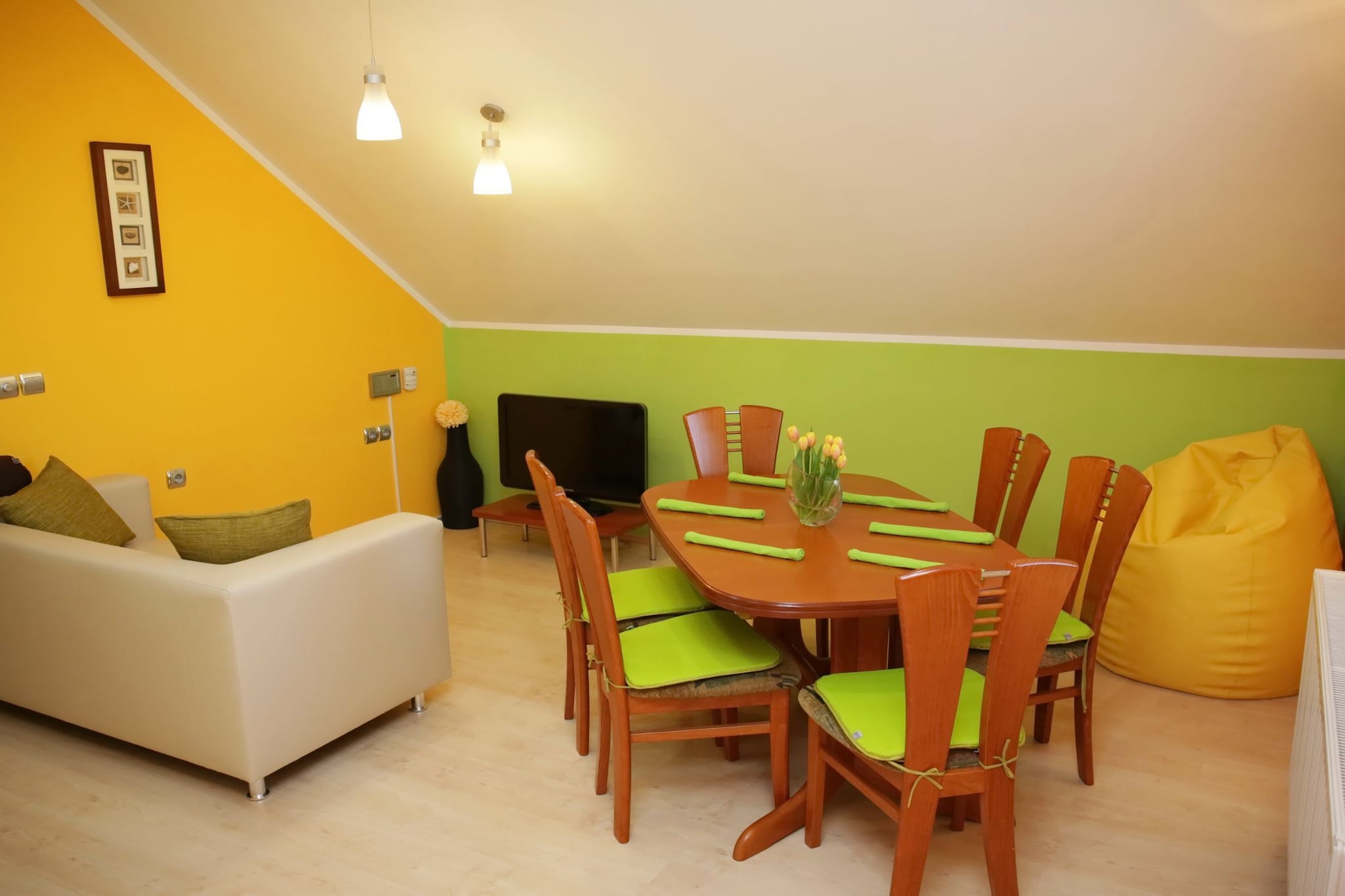Elegant and Stylish Retreat Apartments with Terrace - Three Bedroom Apartment with Terrace