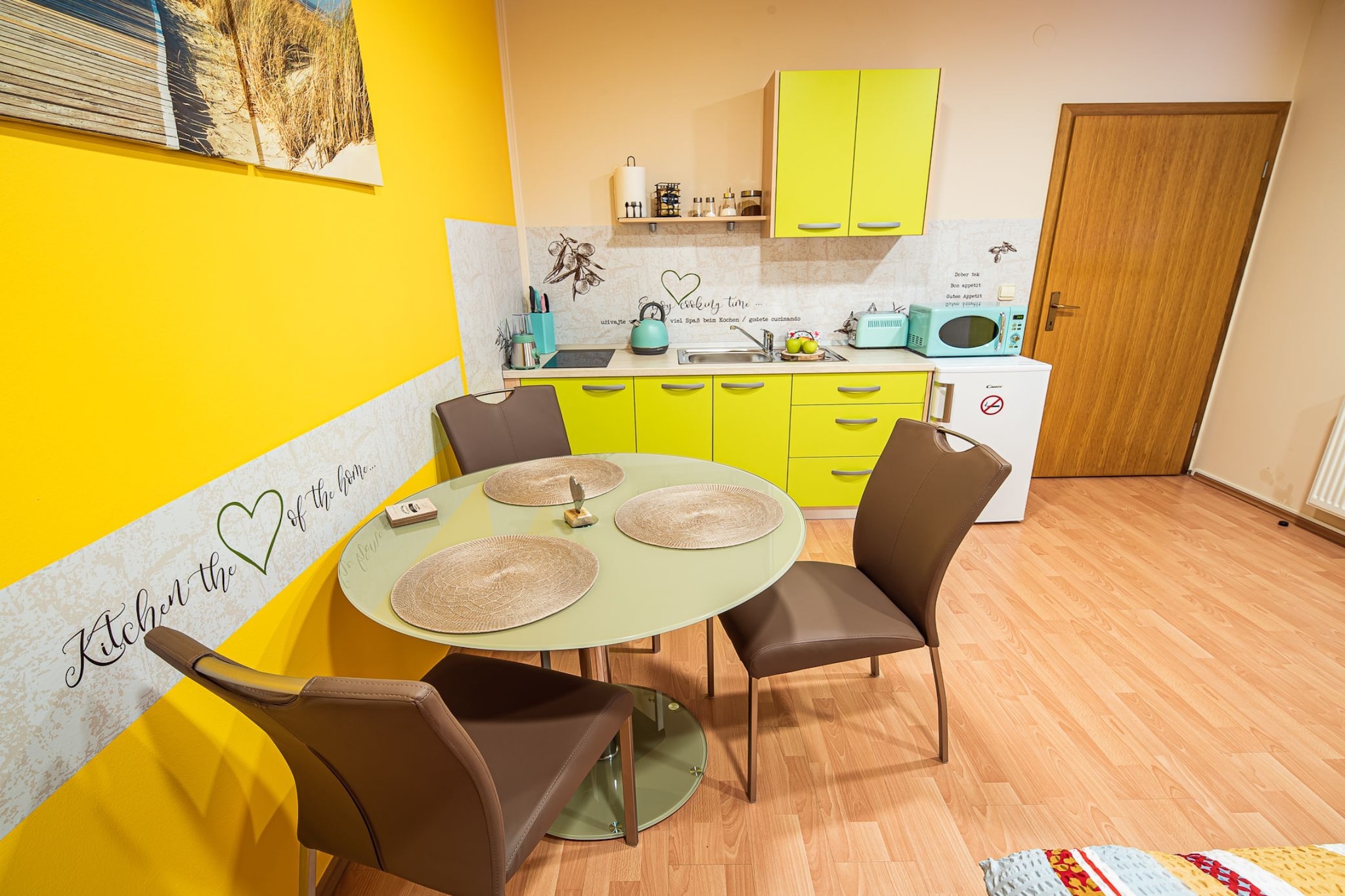 Elegant and Stylish Retreat Apartments with Terrace - Studio Apartment with Terrace