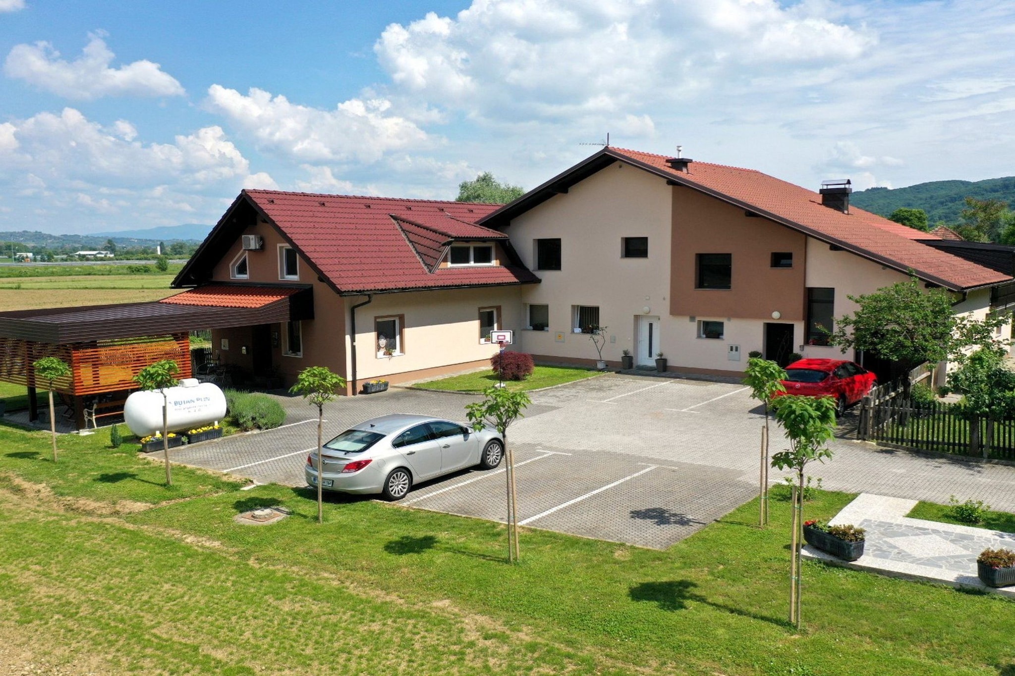 Elegant and Stylish Retreat Apartments with Terrace - Two Bedroom Apartment with Terrace-Buitenlucht