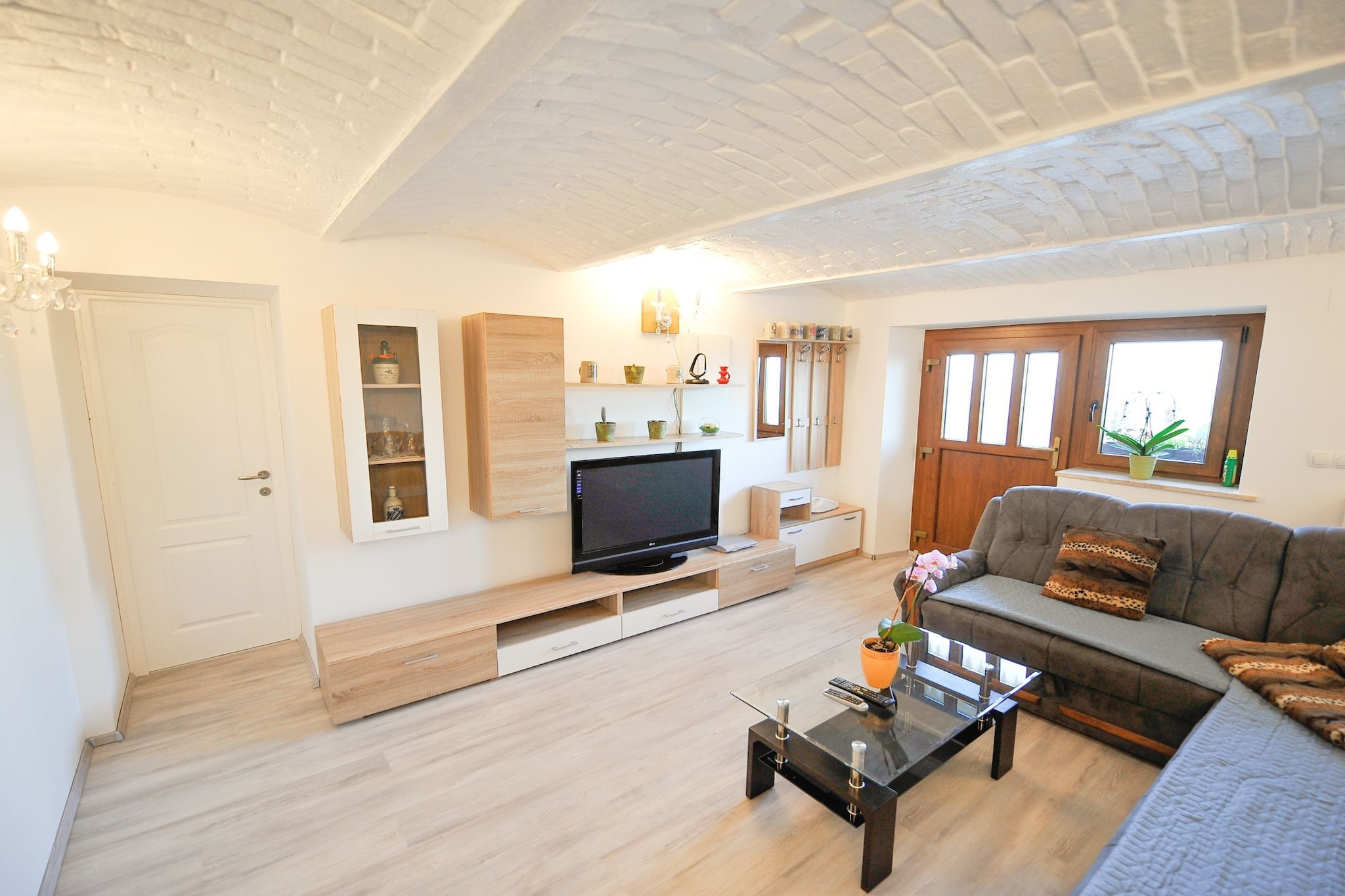 Relax and Rustic Apartments with Terrace - Classic One Bedroom Apartment with Terrace (owner Silvester)-Woonkamer