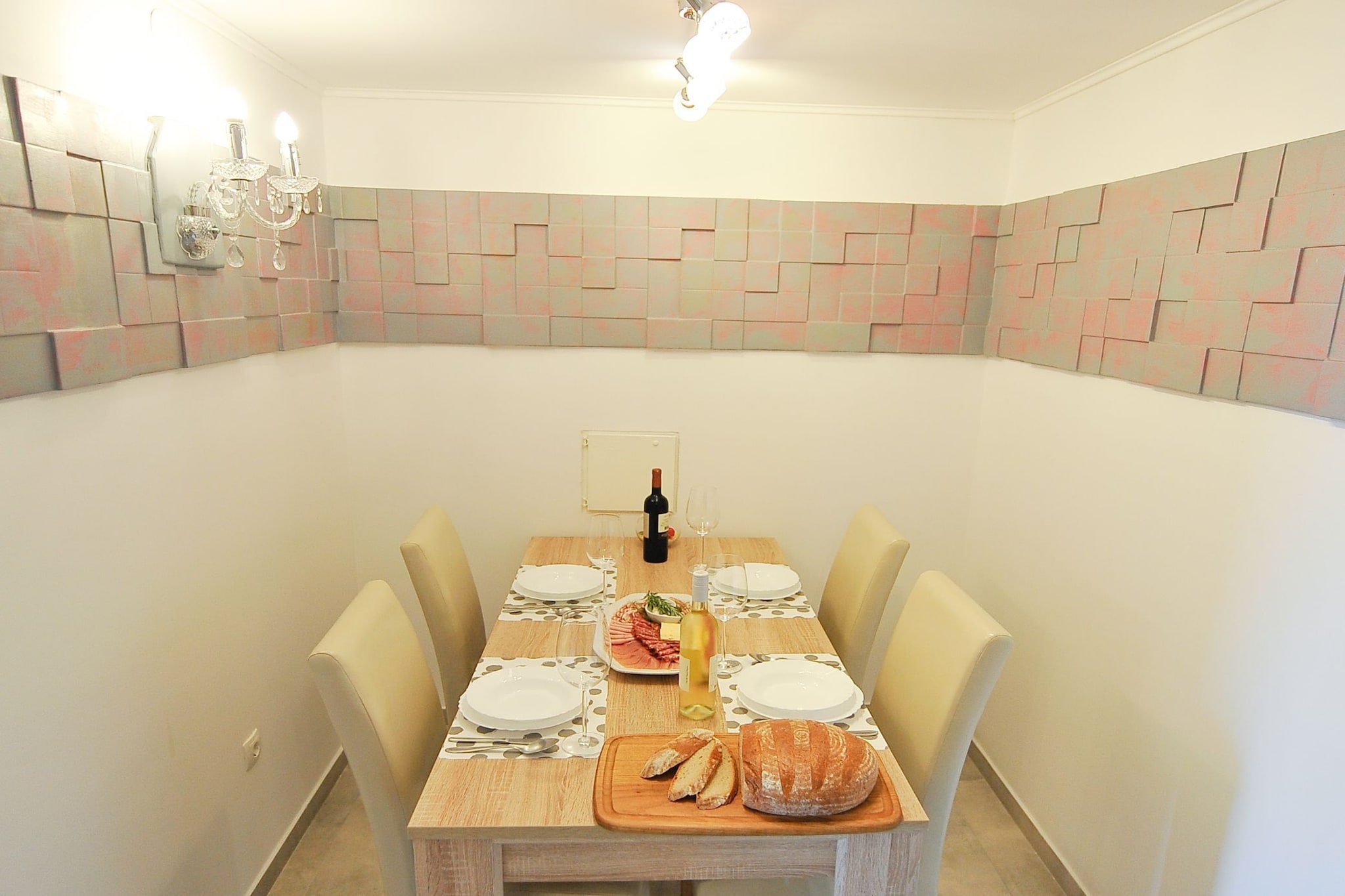 Relax and Rustic Apartments with Terrace - Classic One Bedroom Apartment with Terrace (owner Silvester)-Eetkamer