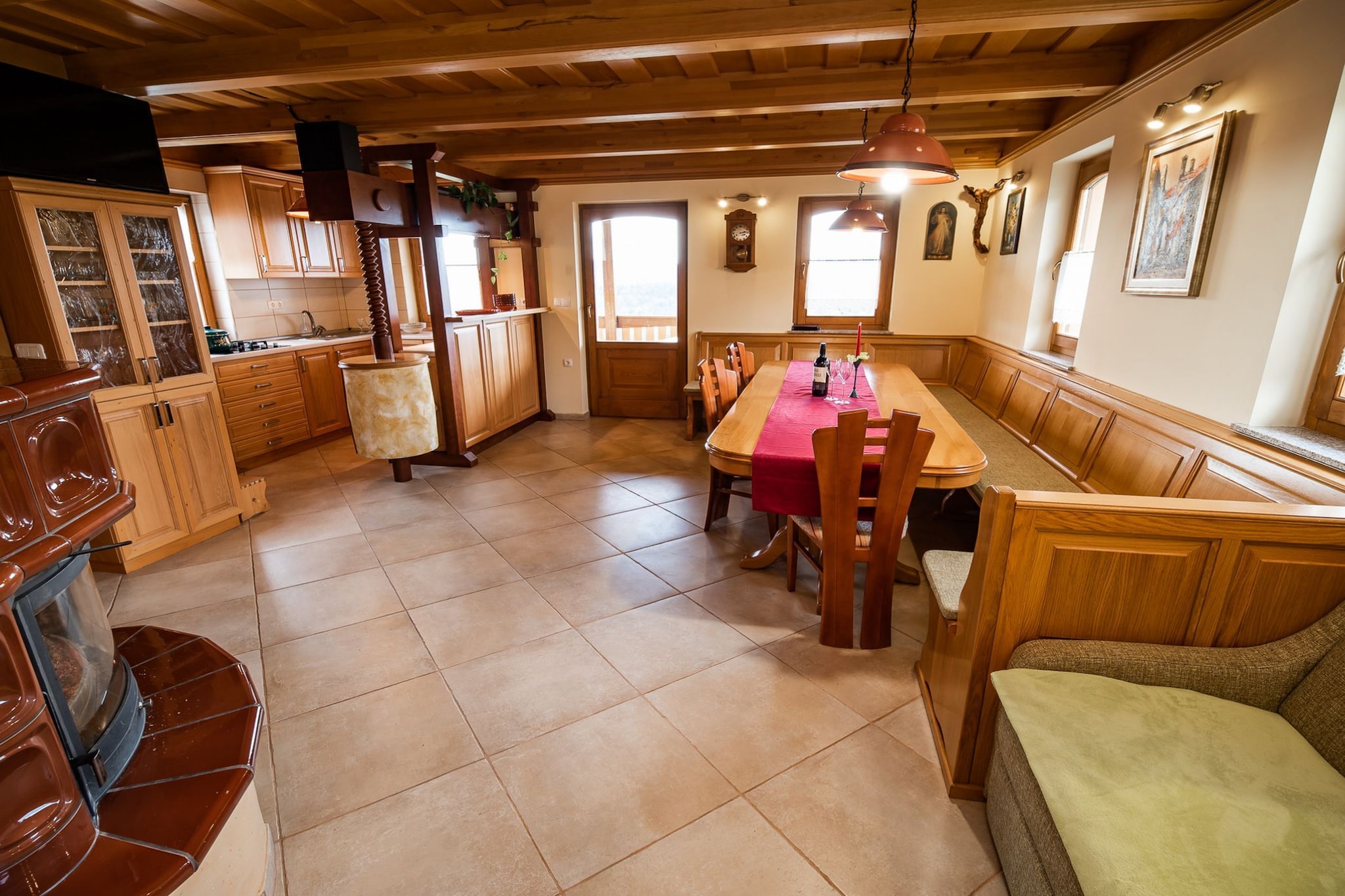 Vivid Hillside Country House with Hot-Tub and Sauna - Two Bedroom Country House