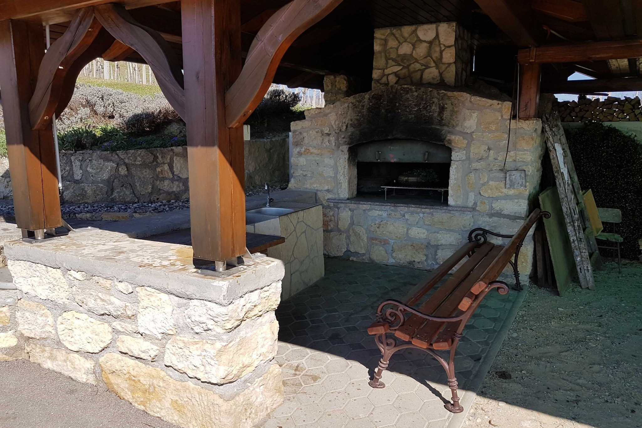 Vivid Hillside Country House with Hot-Tub and Sauna - Two Bedroom Country House-Faciliteiten