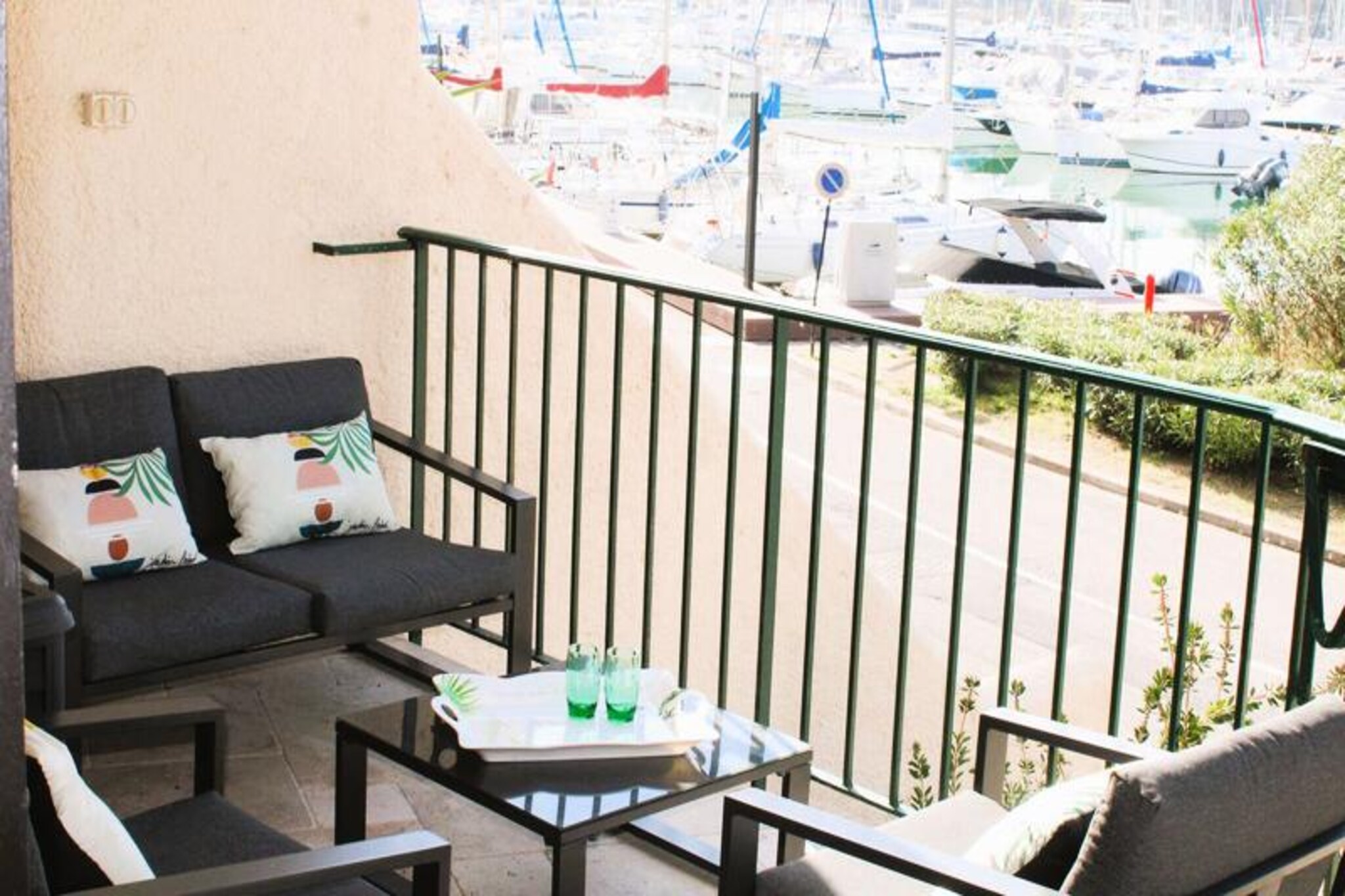 Treat yourself to an exceptional stay in this magnificent T3 apartment with breathtaking views of the marina, in the heart of the “La Brigantine” residence in Les Marines de Cogolin, classified as “Remarkable Contemporary Architecture”.
 This apartment is perfect for a vacation with friends or family. You will be charmed by its spectacular panorama of the marina and the Gulf of Saint-Tropez.
 Enjoy memorable moments on the terrace with a view of the boats: a real change of scenery guaranteed!
 Accessible after a few steps, the terrace is furnished with a dining area and an outdoor lounge, ideal for convivial moments.
 Inside, discover:
 A living room with a convertible sofa and a fully equipped American kitchen, opening onto the terrace.
 Separate toilets.
 Upstairs: two bedrooms with double beds (160 cm), storage space, one with TV, and a modern bathroom with WC.
 For your comfort, the apartment offers a full range of equipment:
 Dishwasher, washing machine, induction hob, microwave, oven, fridge-freezer, Senseo coffee maker, toaster, kettle, flat screen TV, air conditioning, WIFI, gas plancha, raclette machines, waffles, fondue , and an electric wok.
 Services and amenities:
 Private garage and visitor parking in the residence.
 Collective swimming pool with lifeguard available in July and August in the neighboring residence (between €4 and €6 depending on duration).
 Make your travels easier!
 Reach Saint-Tropez thanks to the regular “Les Bateaux Verts” shuttles departing from Les Marines de Cogolin (only from April to September).
 Practical information:
 Security deposit: €2000 to be paid on site.
 Tourist tax extra.
 Household linen available for rental: €20 for a double bed, €12 for a single bed, €8 for a towel kit.
 Mandatory end-of-stay cleaning: €100 to be paid on arrival.
 An idyllic setting for an unforgettable vacation. Book now and experience the magic of the Gulf of Saint-Tropez!
 
 Services included:
 GASSIN MENAGE
 
 Heating - 1