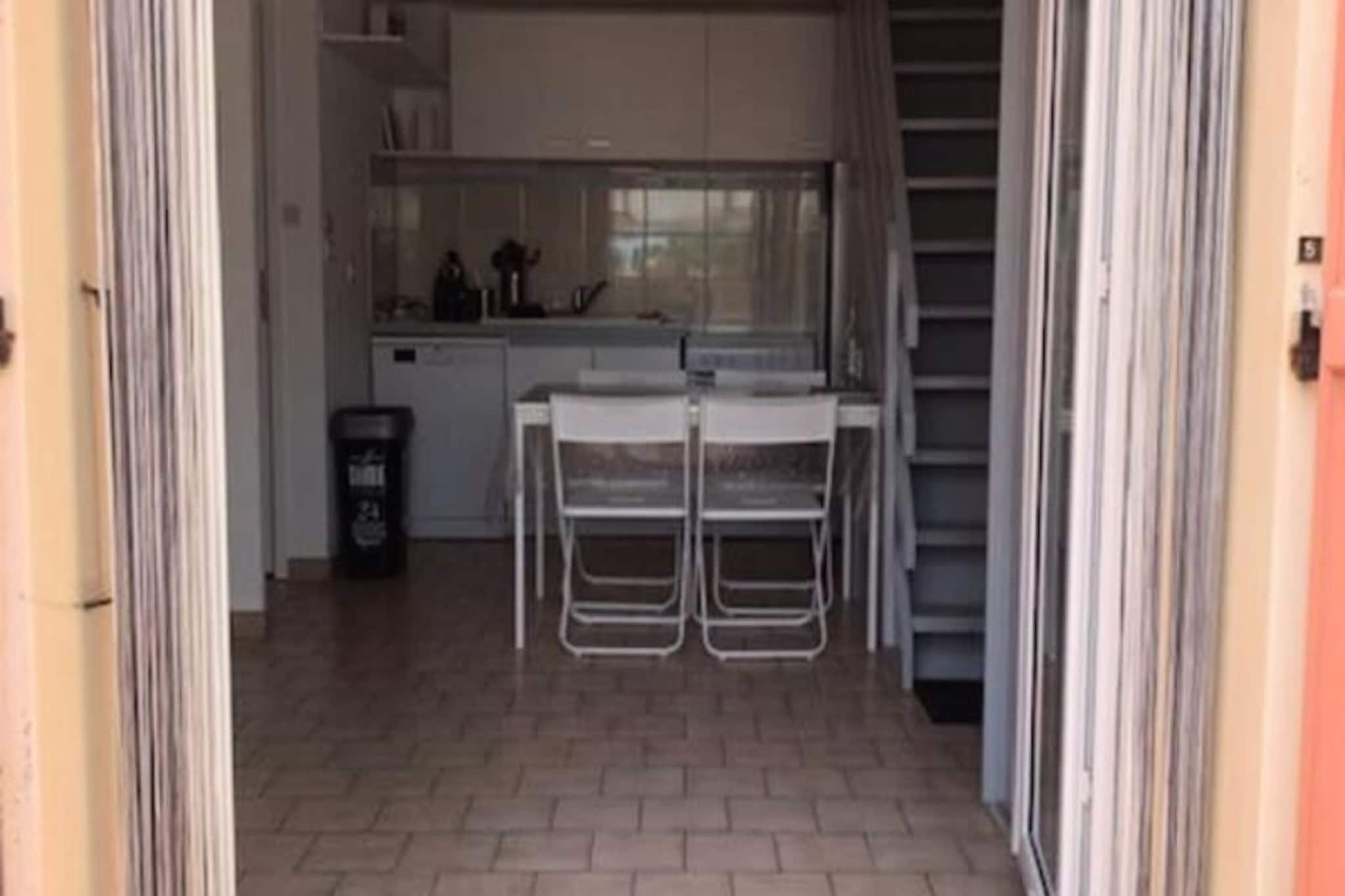 Air-conditioned House for 6 People