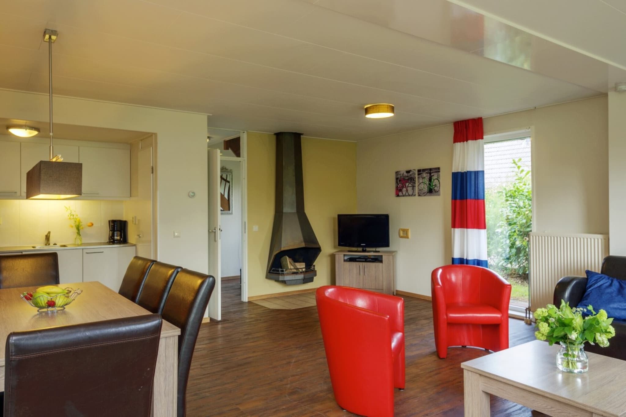 Holiday Home in Scherpenzeel near Nature Park