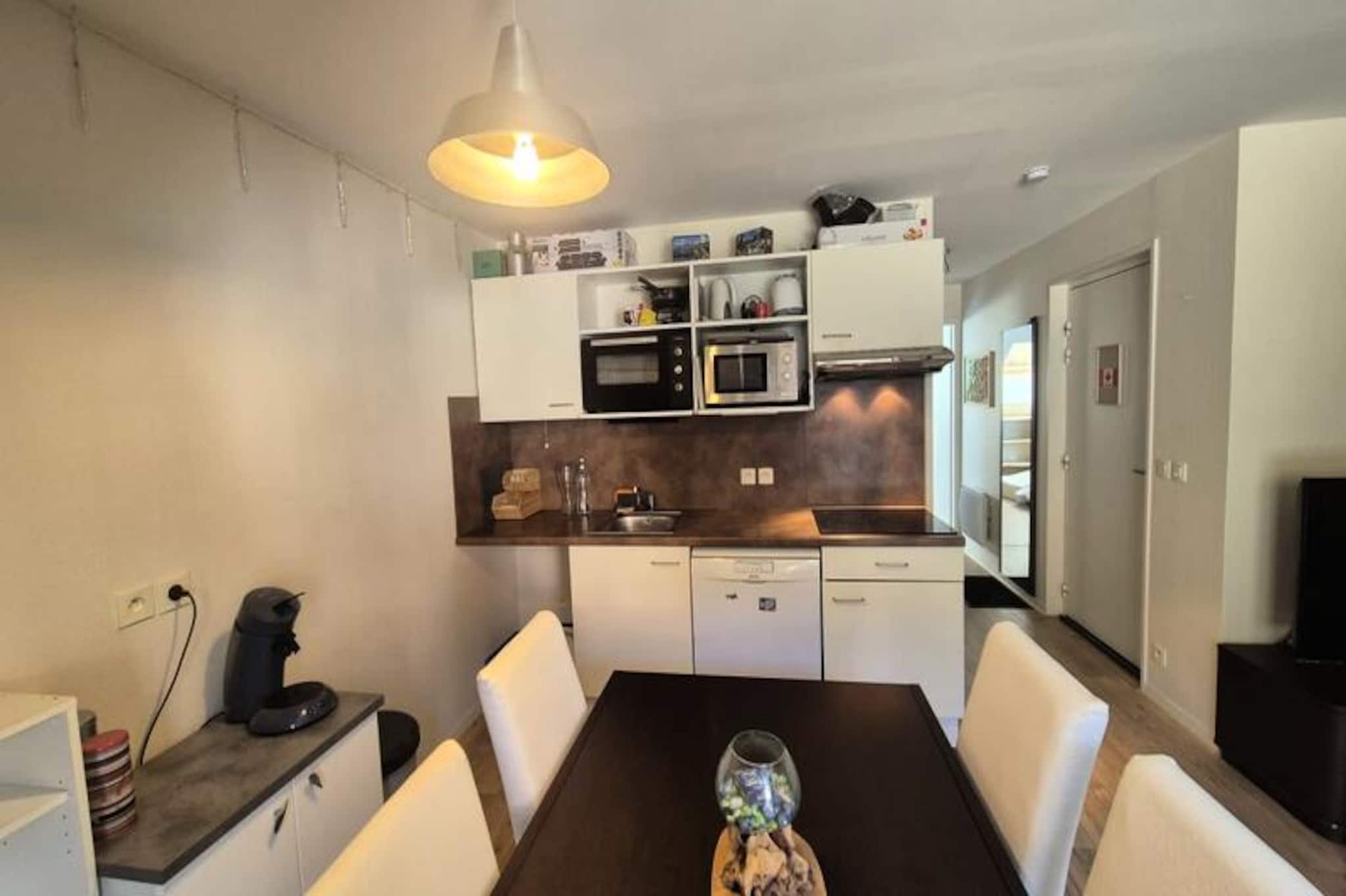 Appartement 4 Personnes Avec Accès Piscine-Image-tags.